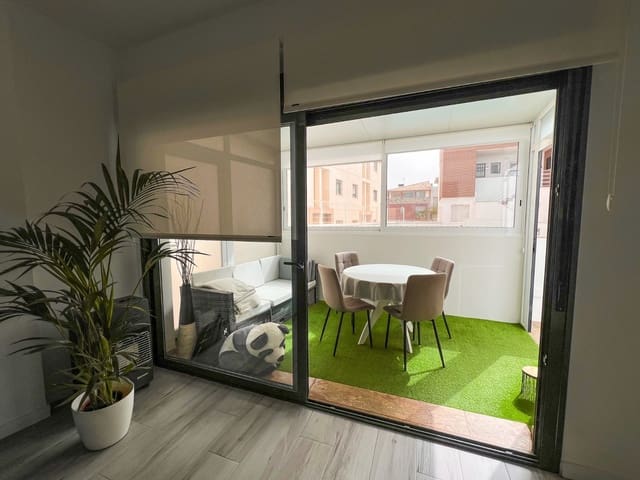 Piso de 3 habitaciones en Guardamar del Segura en venta - 289.900 € (Ref: 9676295)