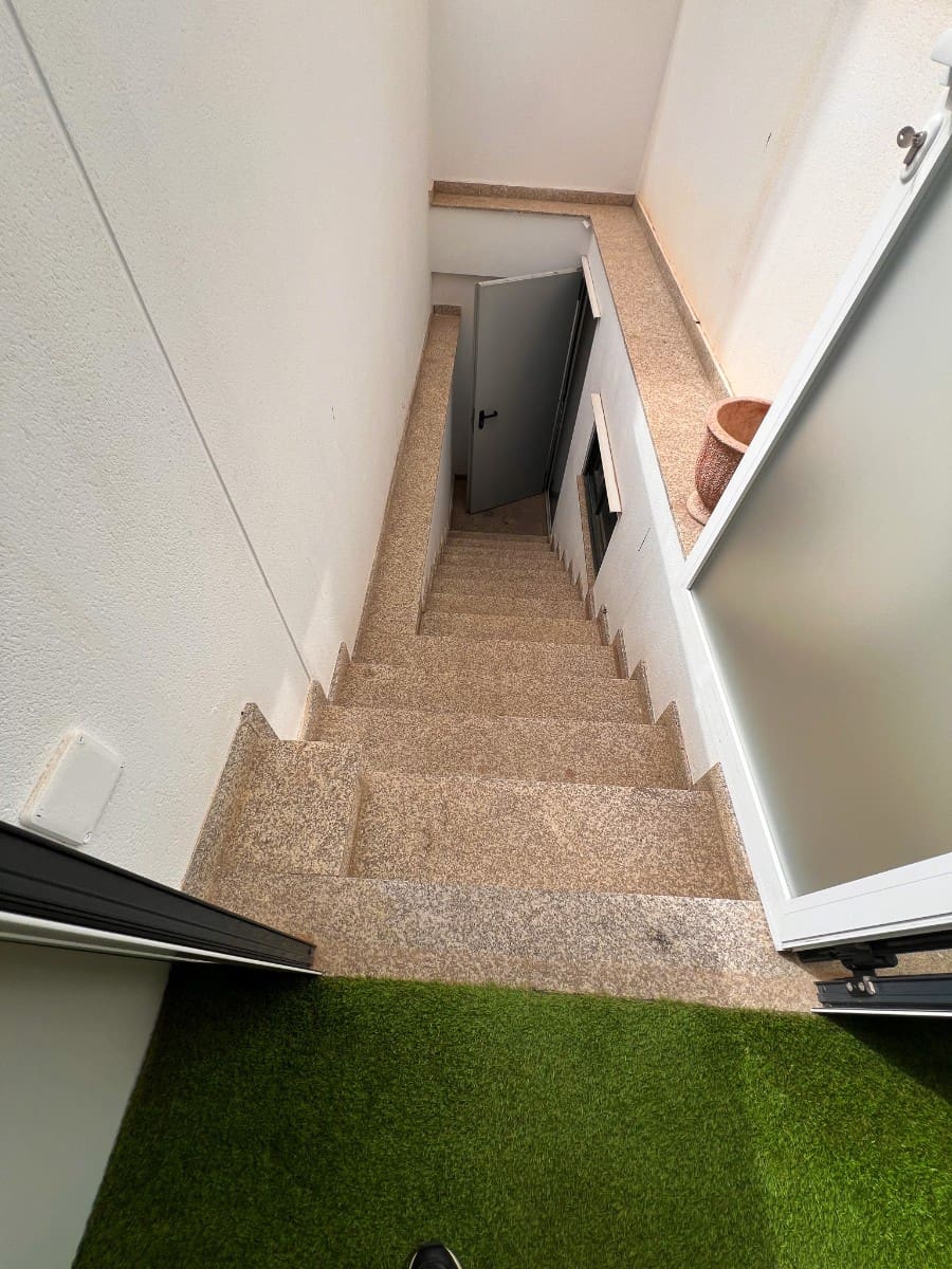 3 bedroom Flat for sale in Guardamar del Segura - € 289,900 (Ref: 9676295)