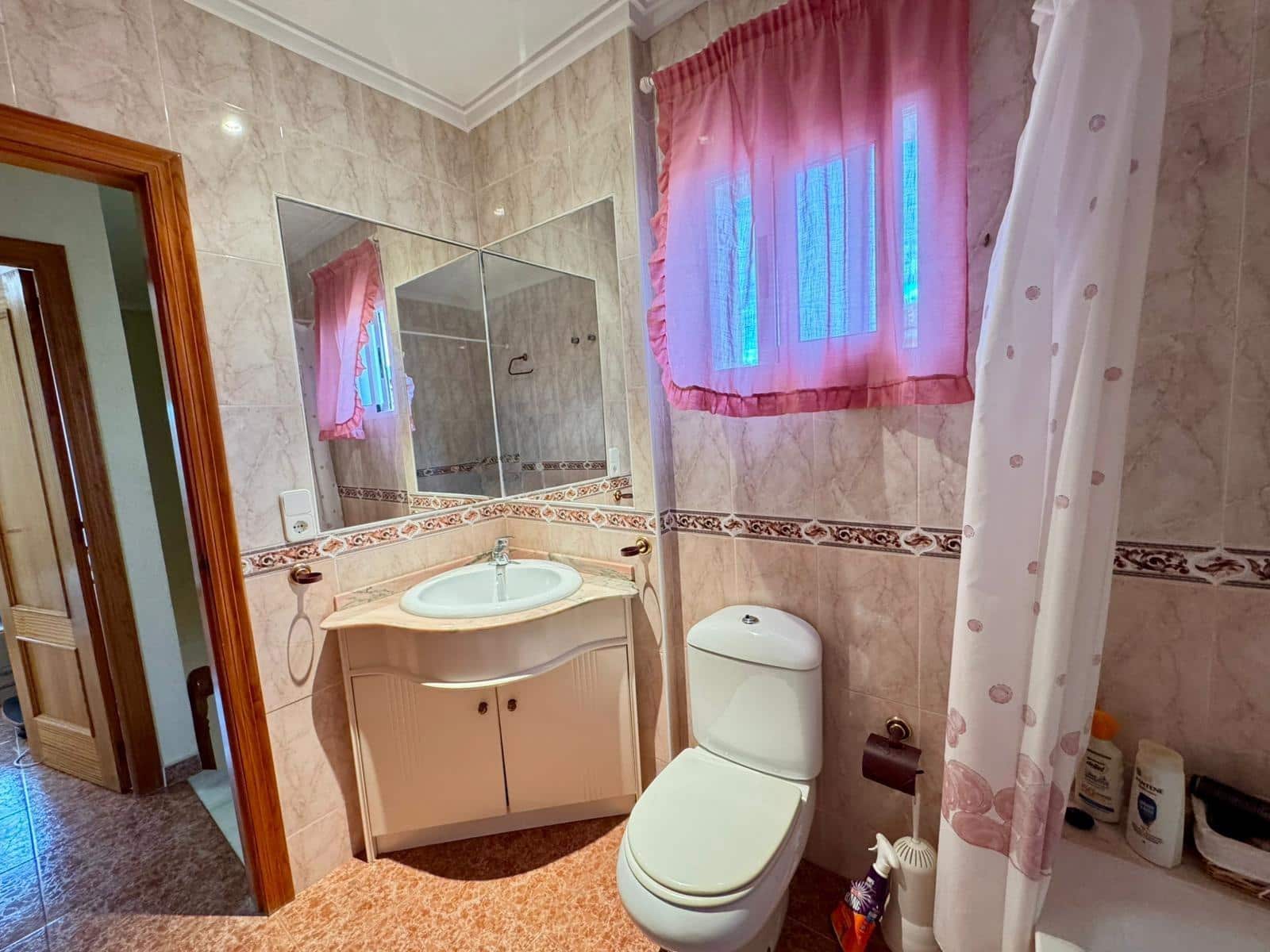 3 soveværelse Villa til salg i Torrevieja med swimmingpool - € 330.000 (Ref: 9676297)