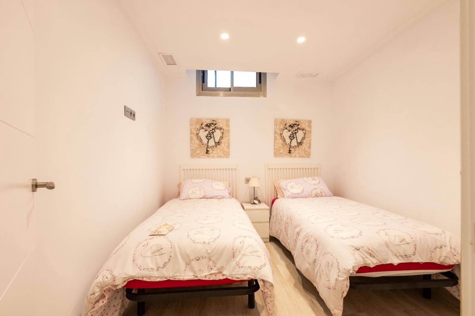 4 chambre Villa/Maison à vendre à Orihuela Costa avec piscine - 490 000 € (Ref: 9676298)