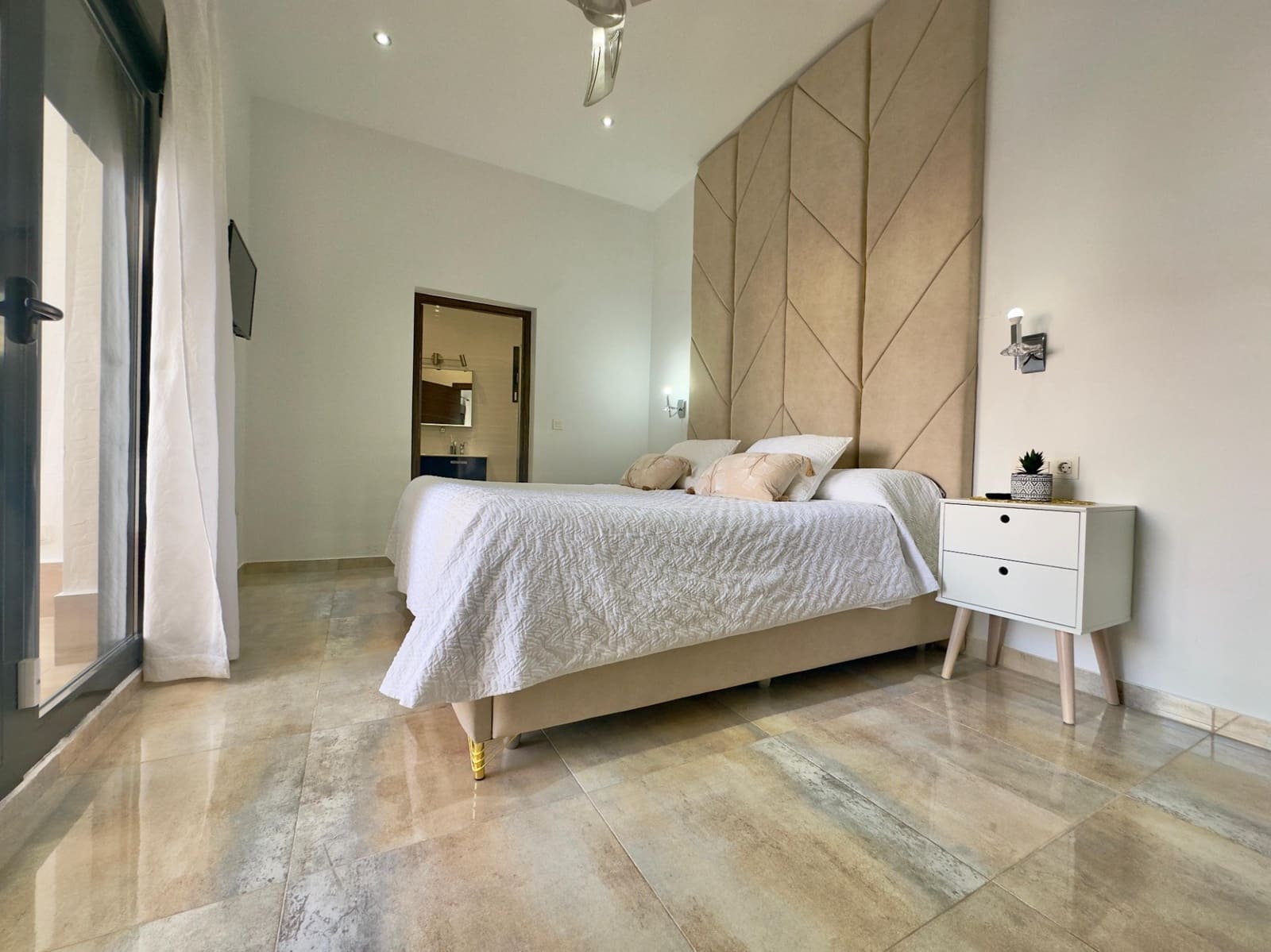 4 bedroom Villa for sale in Torre de la Horadada with pool - € 595,000 (Ref: 9676299)