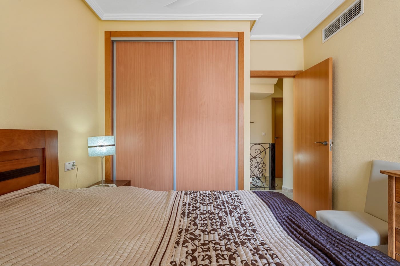 3 makuuhuone Rivitalo myytävänä paikassa Villamartin mukana uima-altaan - 345 000 € (Ref: 9676306)