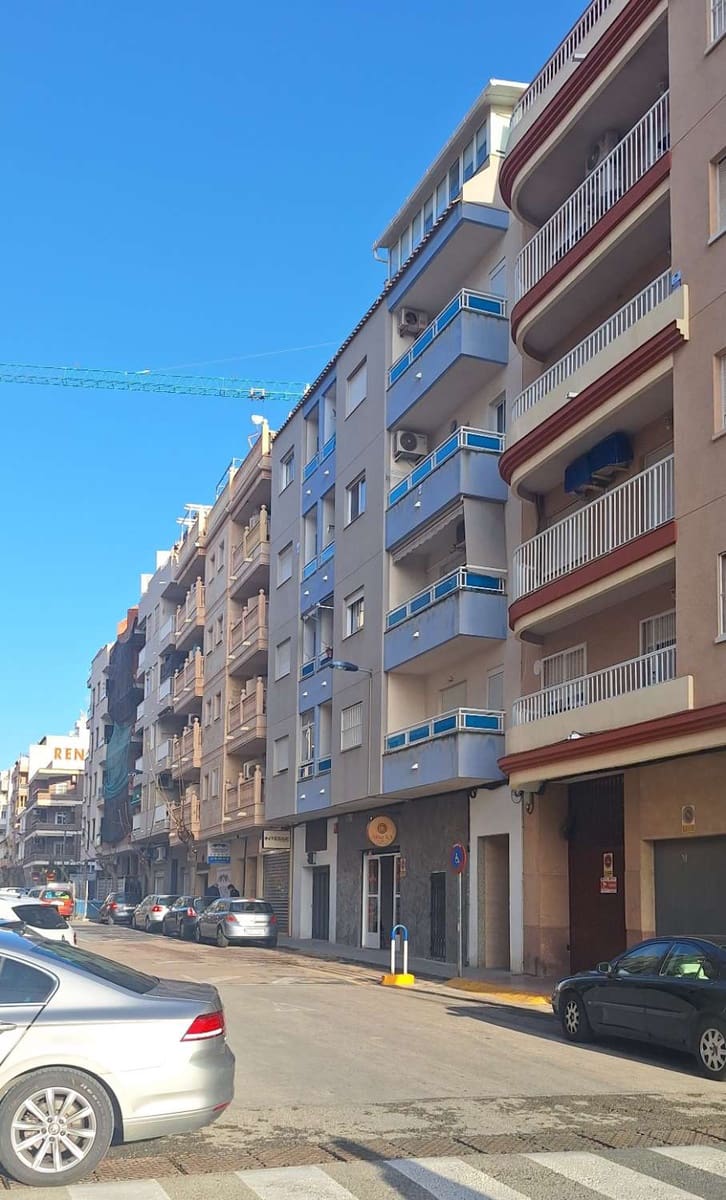 2 chambre Appartement à vendre à Torrevieja - 125 000 € (Ref: 9685593)
