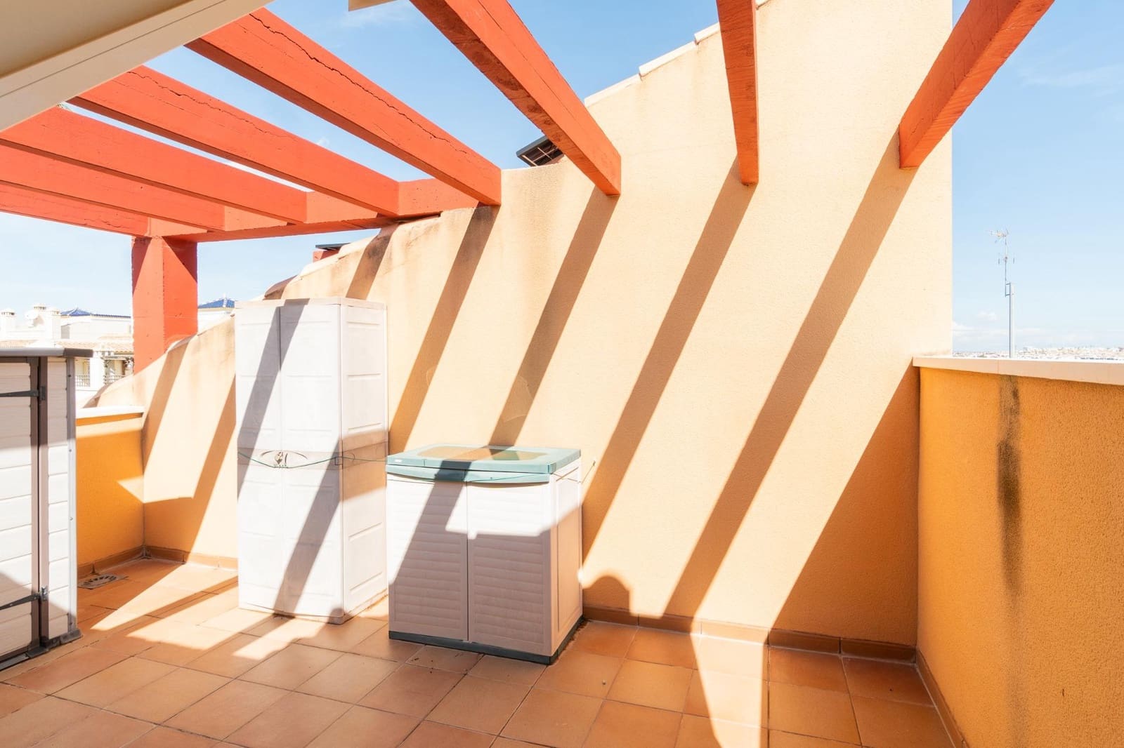 Casa de 3 habitaciones en Villamartin en venta con piscina - 219.000 € (Ref: 9685606)