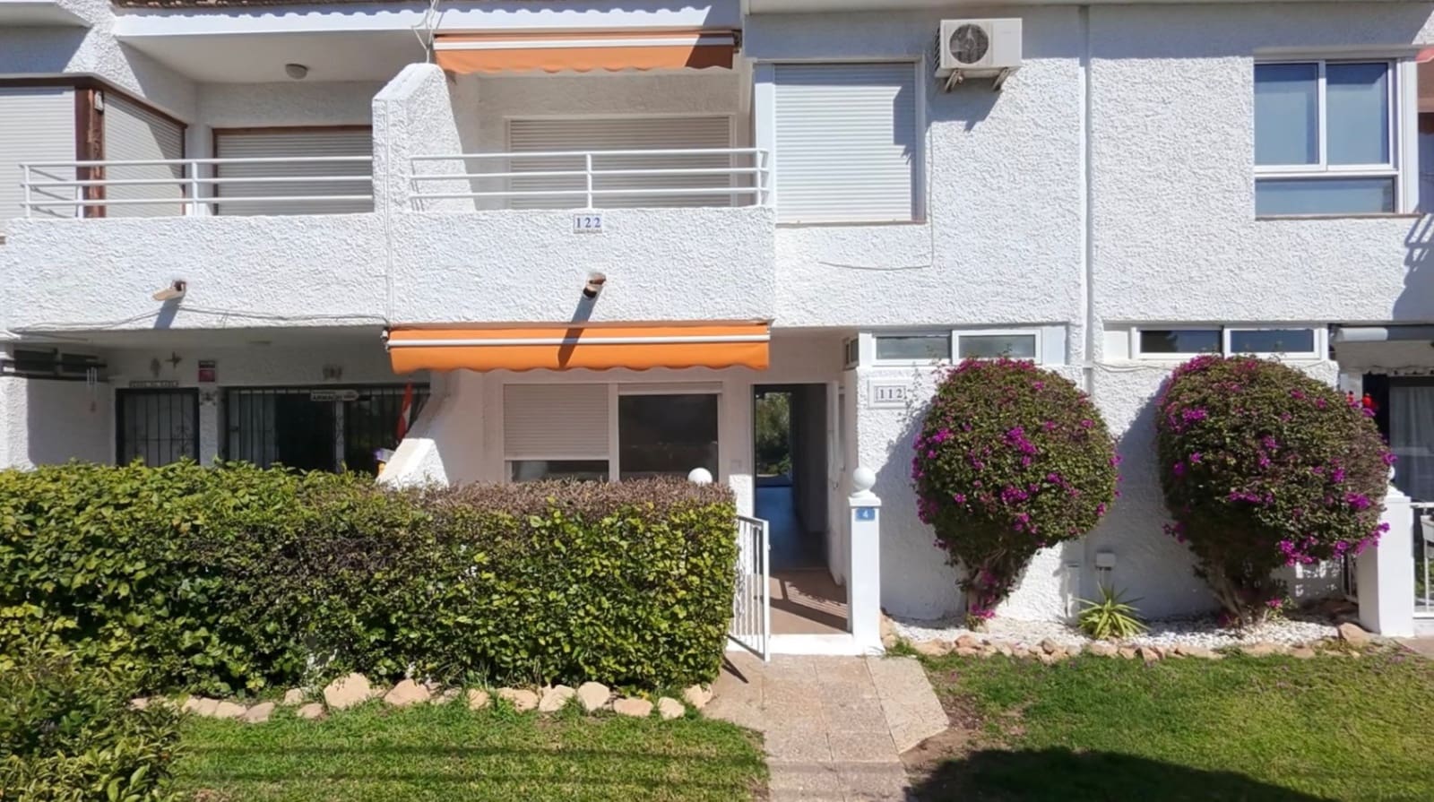 2 bedroom Bungalow for sale in Villamartin - € 225,000 (Ref: 9709095)