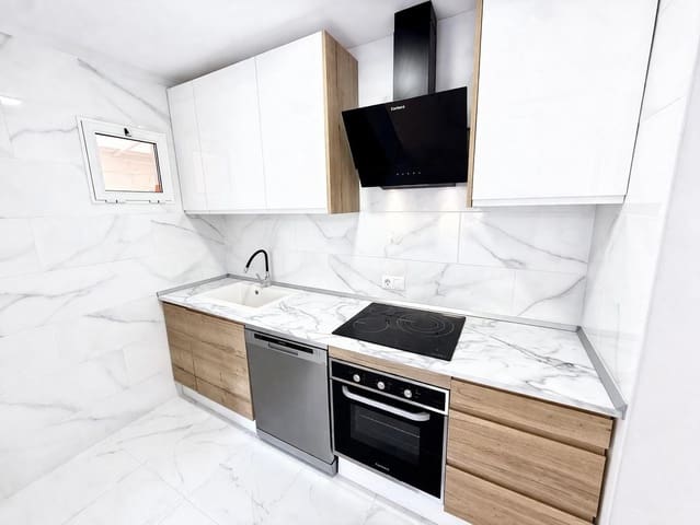 2 bedroom Flat for sale in Parque de las Naciones, Torrevieja with pool - € 149,000 (Ref: 9715646)