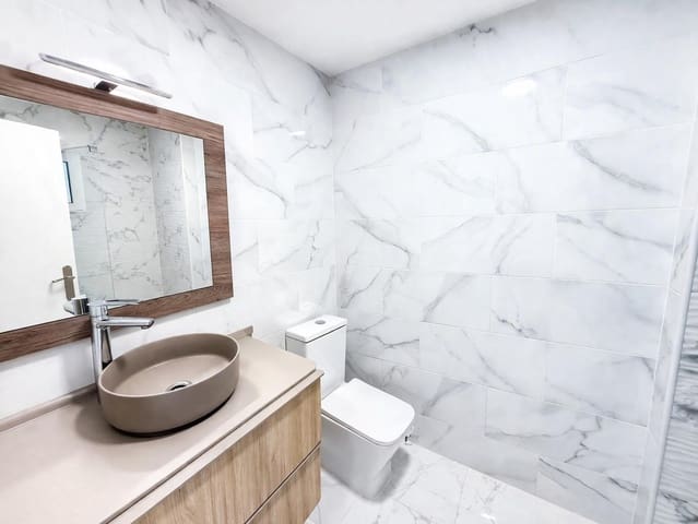 2 bedroom Flat for sale in Parque de las Naciones, Torrevieja with pool - € 149,000 (Ref: 9715646)