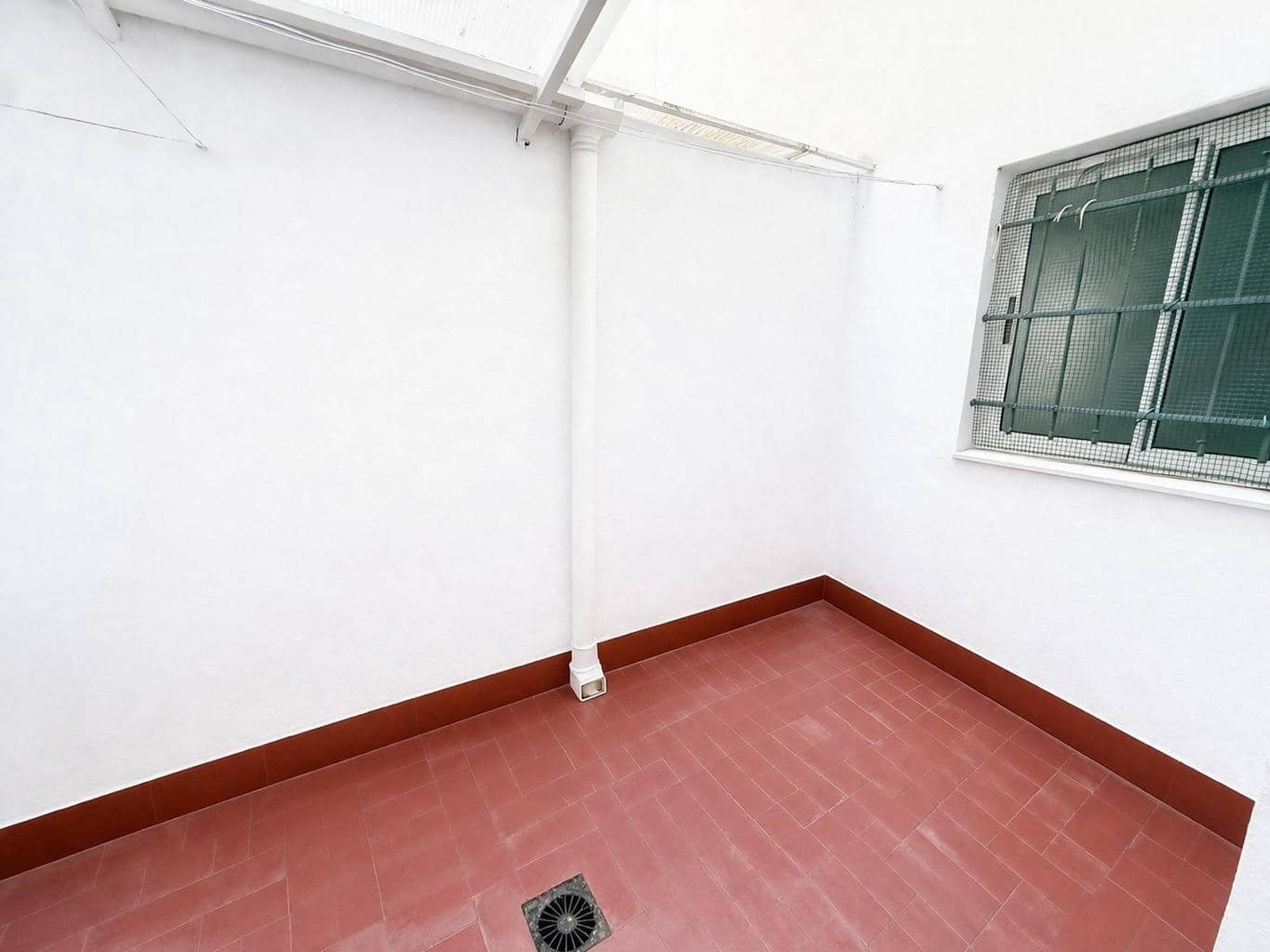 2 bedroom Flat for sale in Torrevieja with pool - € 149,000 (Ref: 9715646)