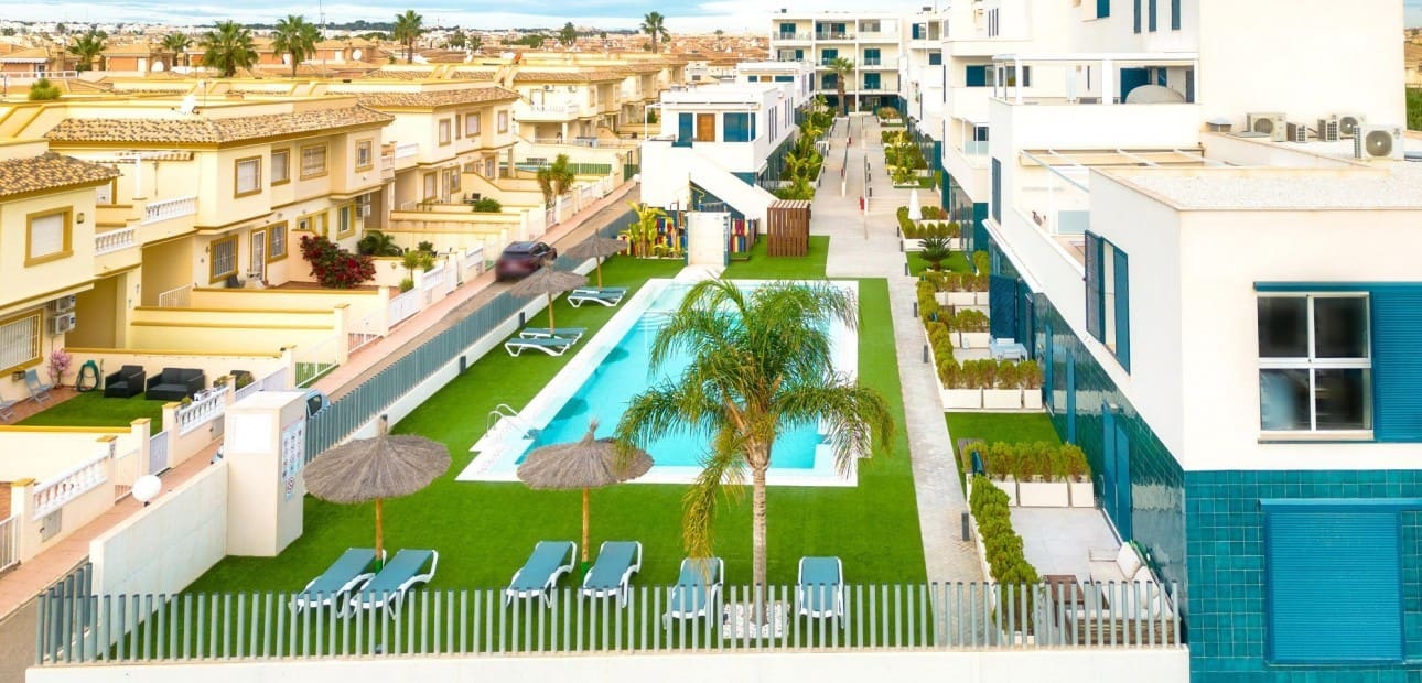 1 soveværelse Lejlighed til salg i Playa Flamenca med swimmingpool - € 229.000 (Ref: 9753598)