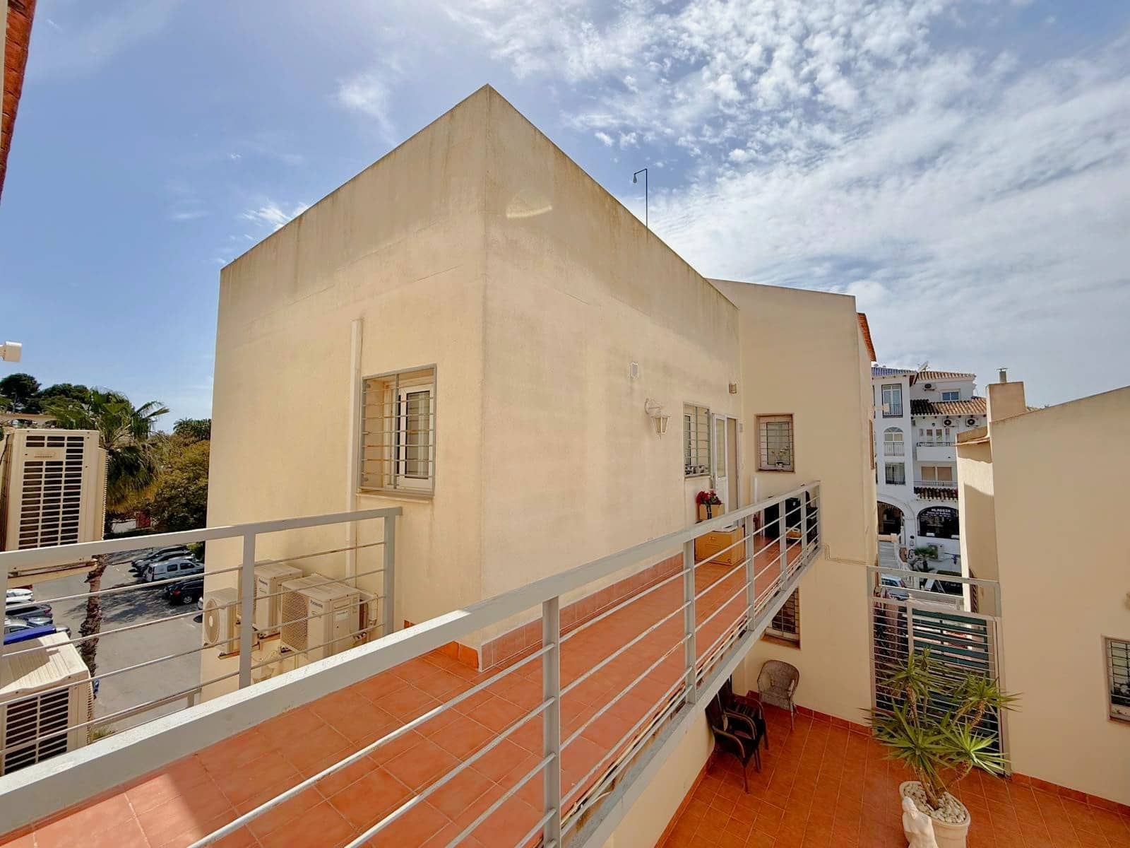Piso de 2 habitaciones en Villamartin en venta - 245.000 € (Ref: 9753601)