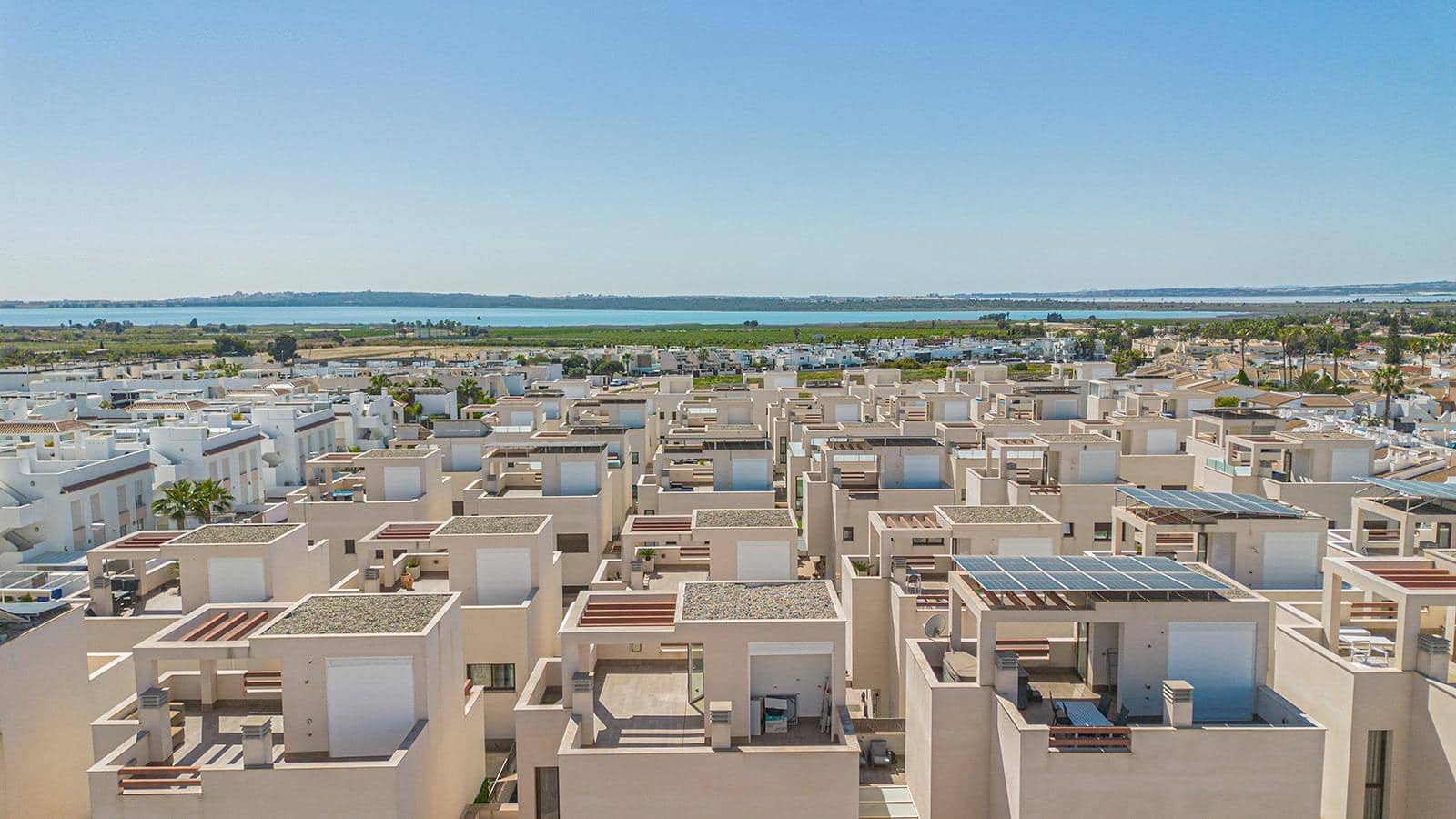 3 chambre Villa/Maison à vendre à Pueblo Bravo avec piscine - 470 000 € (Ref: 9753606)