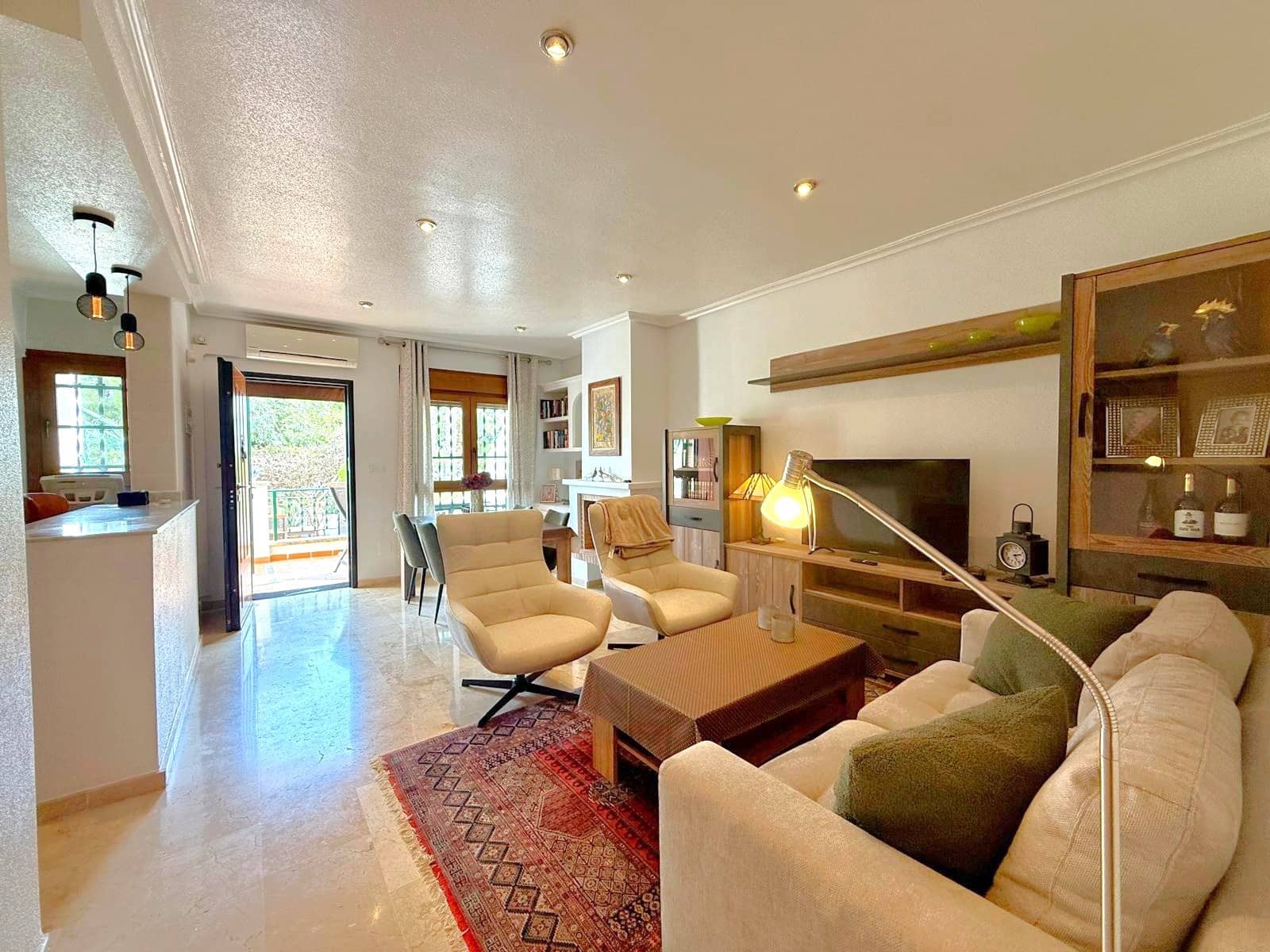 3 bedroom Townhouse for sale in Villamartin with pool - € 265,000 (Ref: 9753607)