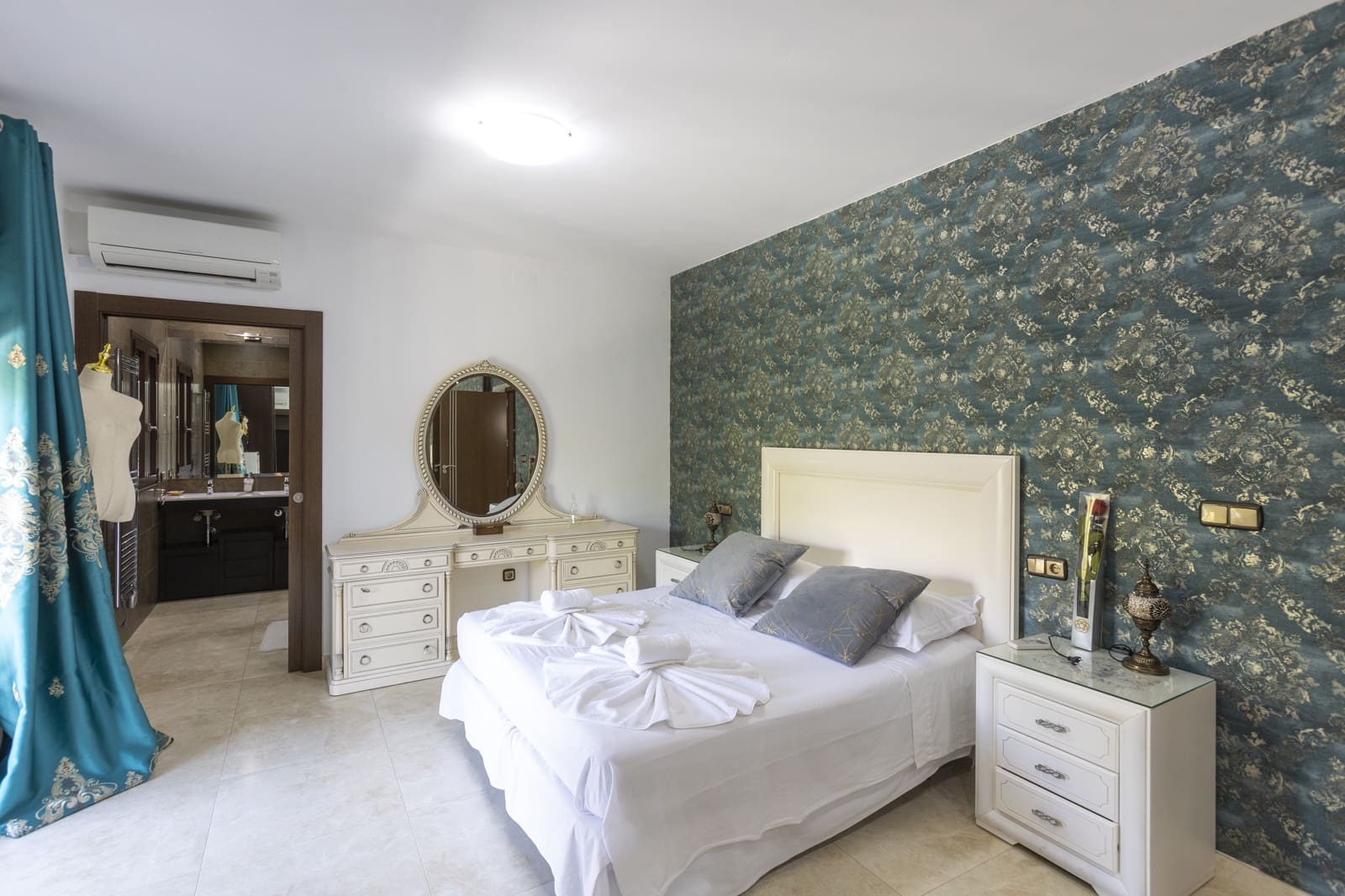 5 quarto Casa em Banda para venda em Velilla com piscina garagem - 900 000 € (Ref: 10147389)