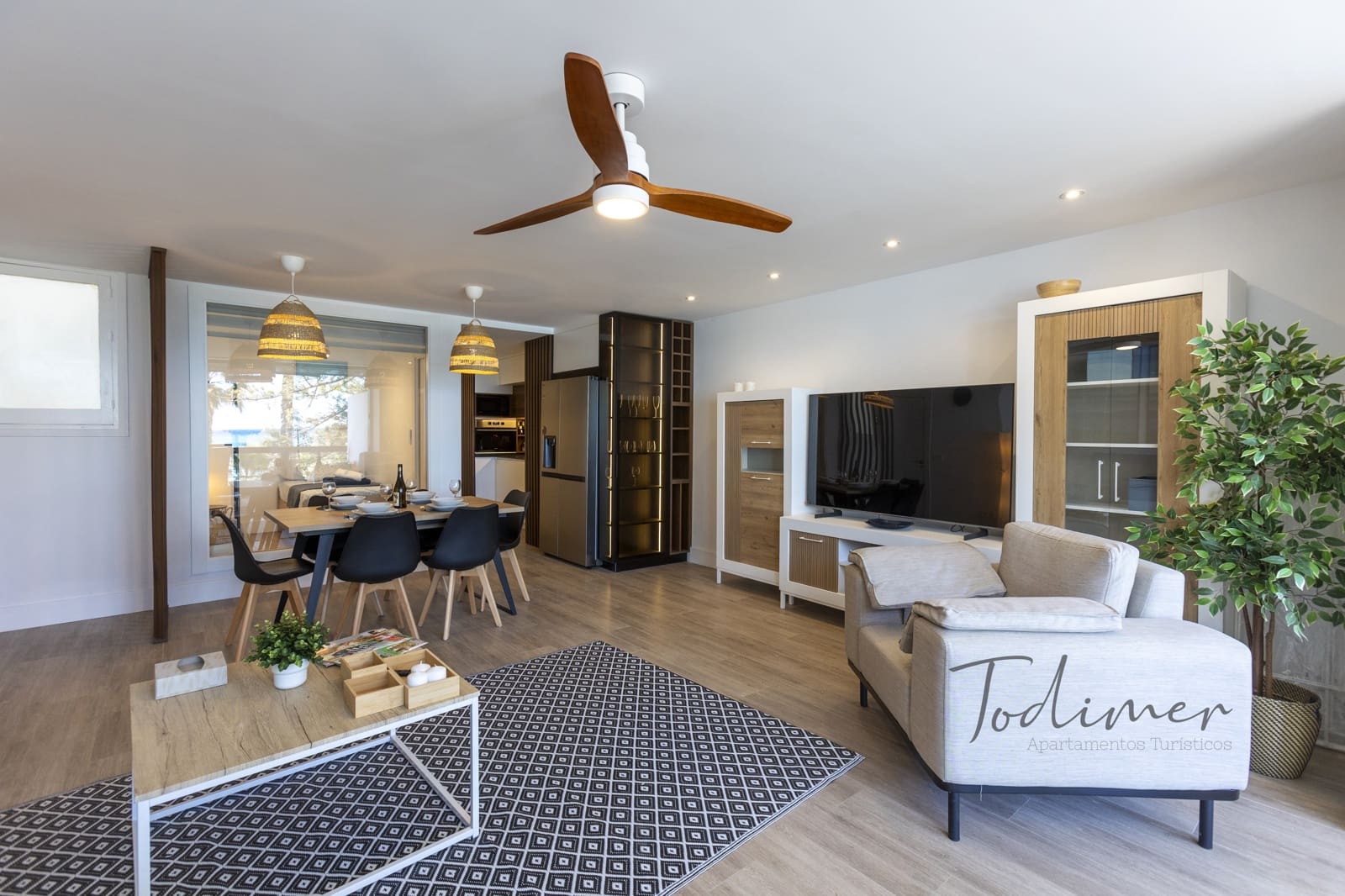 4 bedroom Apartment for rent in Almunecar - € 2,000 (Ref: 9885319)
