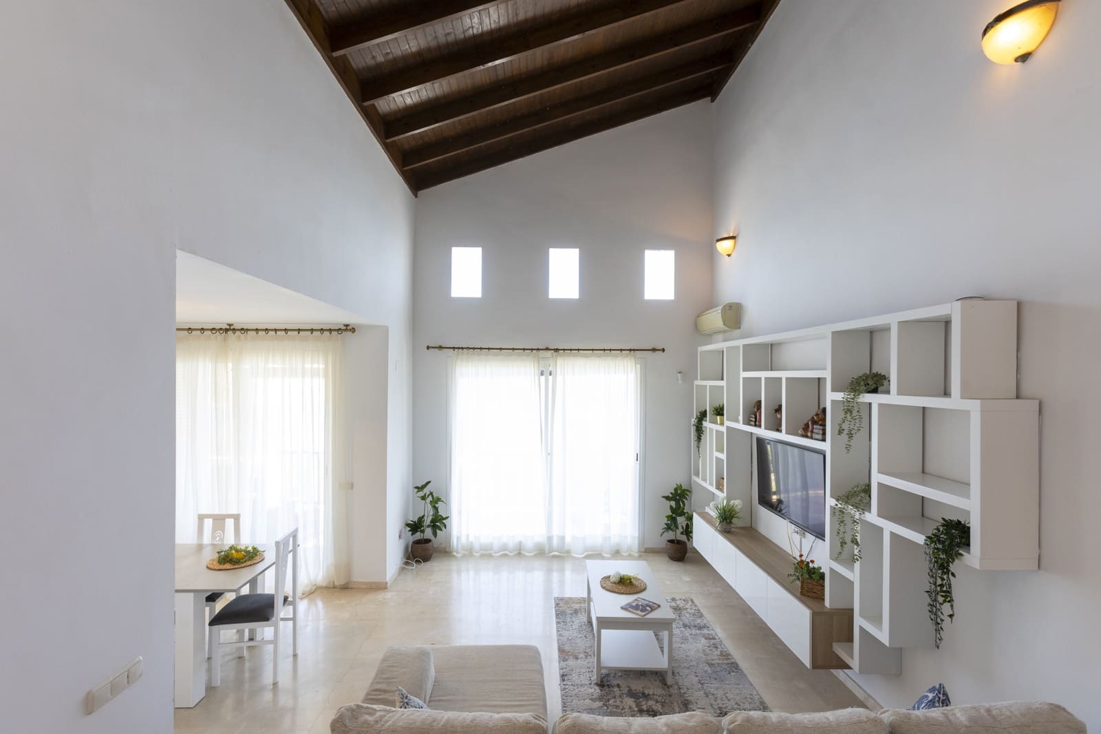 5 quarto Moradia para arrendamento para férias em La Herradura com piscina Garagem - 350 € (Ref: 9885323)