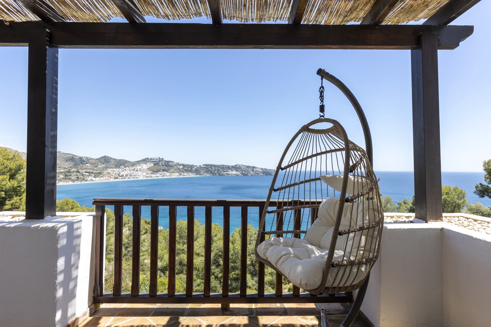 5 quarto Moradia para arrendamento para férias em La Herradura com piscina Garagem - 350 € (Ref: 9885323)