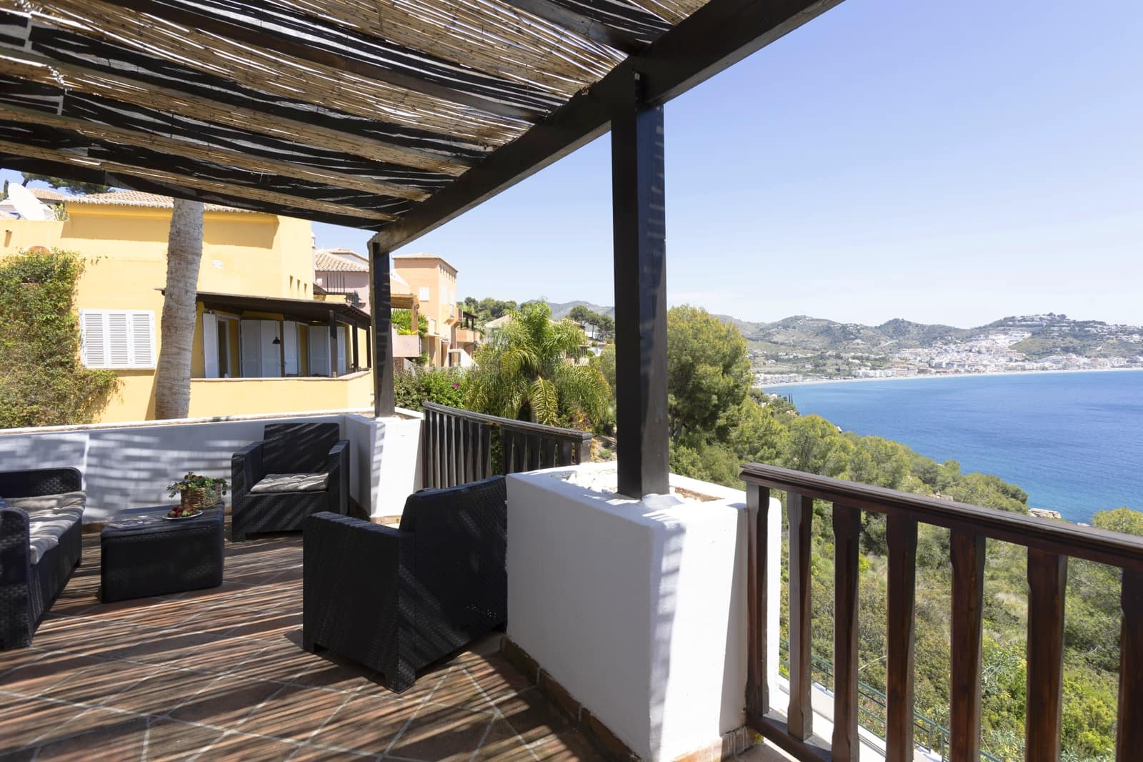 5 quarto Moradia para arrendamento para férias em La Herradura com piscina Garagem - 350 € (Ref: 9885323)