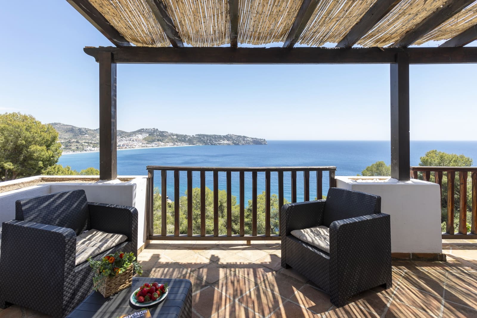 5 quarto Moradia para arrendamento para férias em La Herradura com piscina Garagem - 350 € (Ref: 9885323)