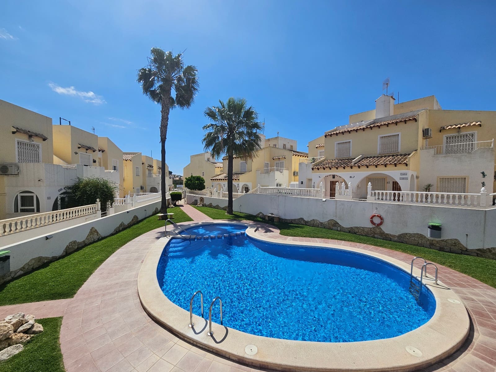2 Zimmer Apartment zu verkaufen in Villamartin mit Pool - 164.000 € (Ref: 10001196)