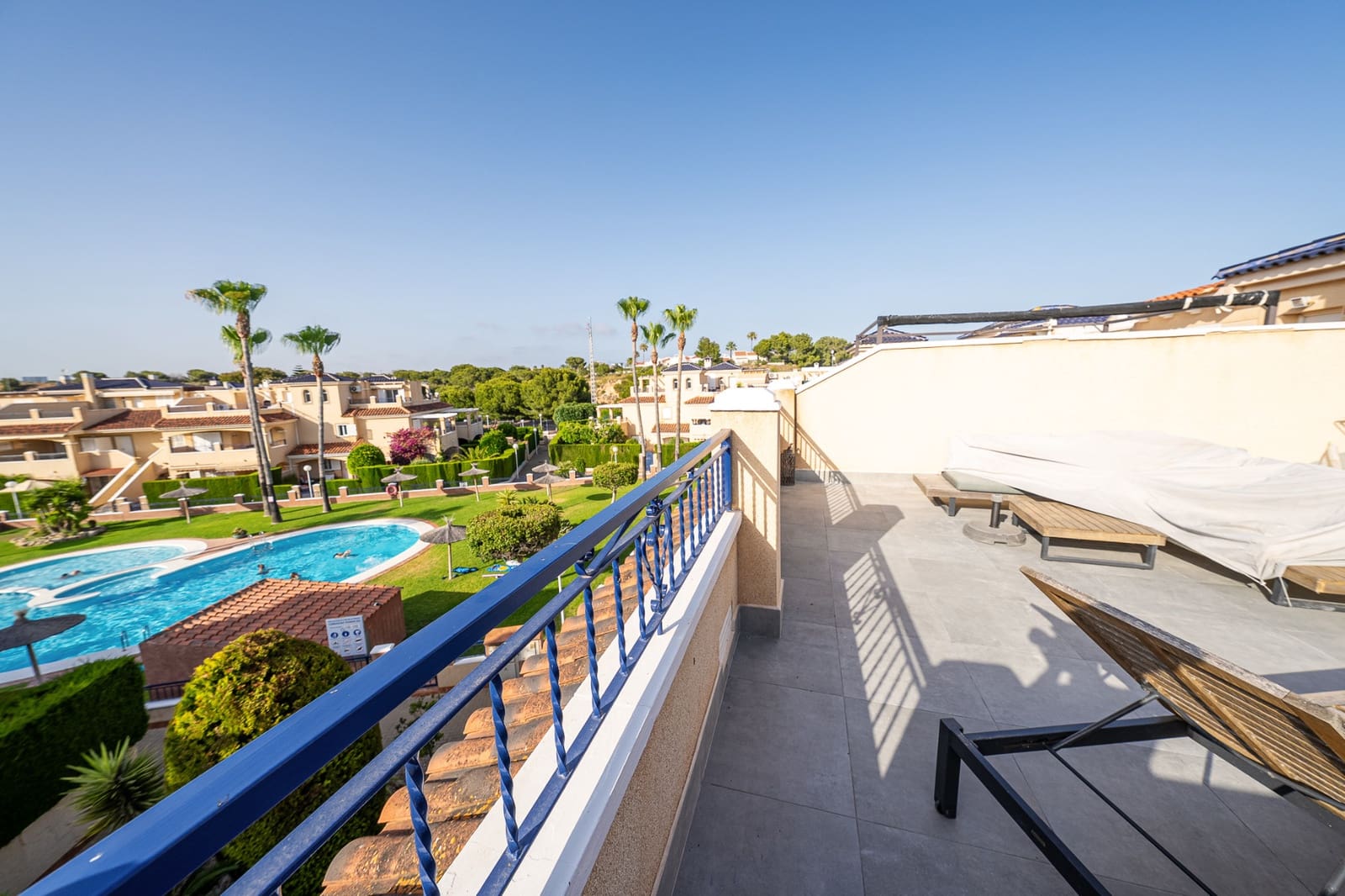 2 sovrum Lägenhet till salu i Alicante stad med pool garage - 219 500 € (Ref: 10007789)
