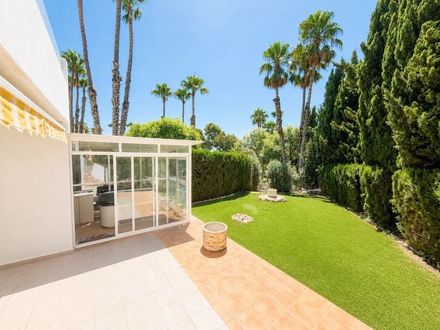 3 soverom Villa til salgs i Villamartin, Orihuela med svømmebasseng garasje - € 529 995 (Ref: 10007790)