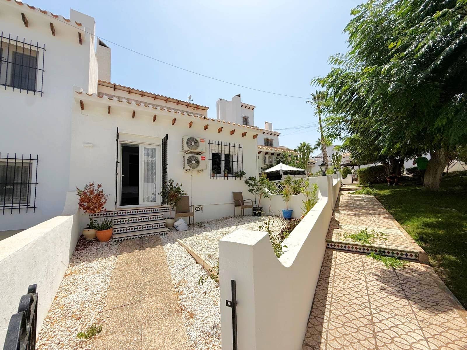 4 slaapkamer Huis te koop in Villamartin met zwembad - € 325.000 (Ref: 10015934)