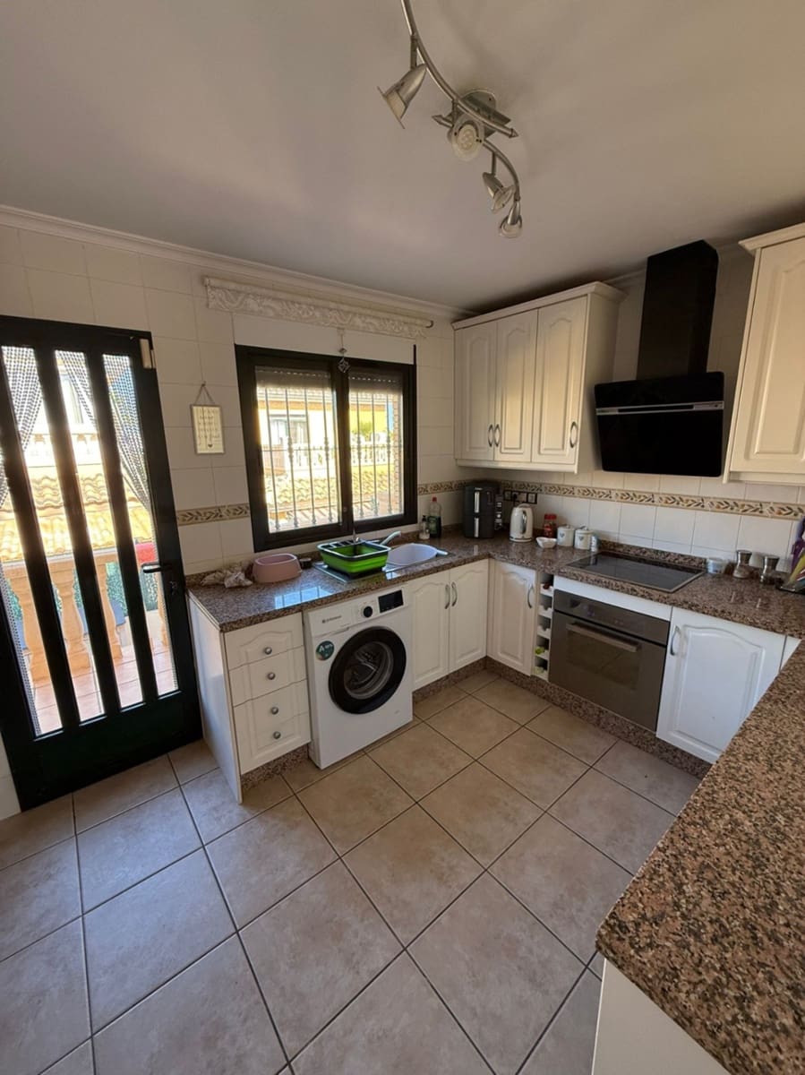 4 Zimmer Villa zu verkaufen in Villamartin mit Garage - 410.000 € (Ref: 10019748)