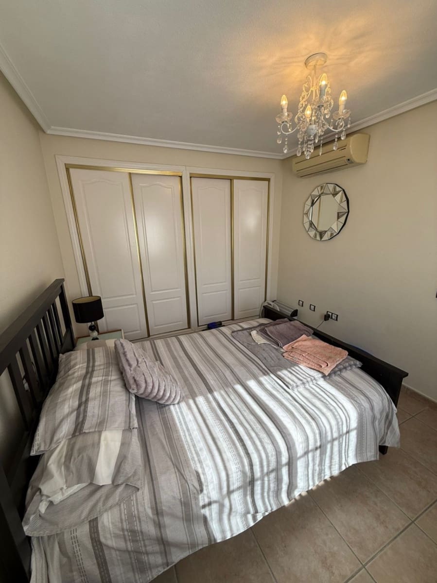 4 Zimmer Villa zu verkaufen in Villamartin mit Garage - 410.000 € (Ref: 10019748)