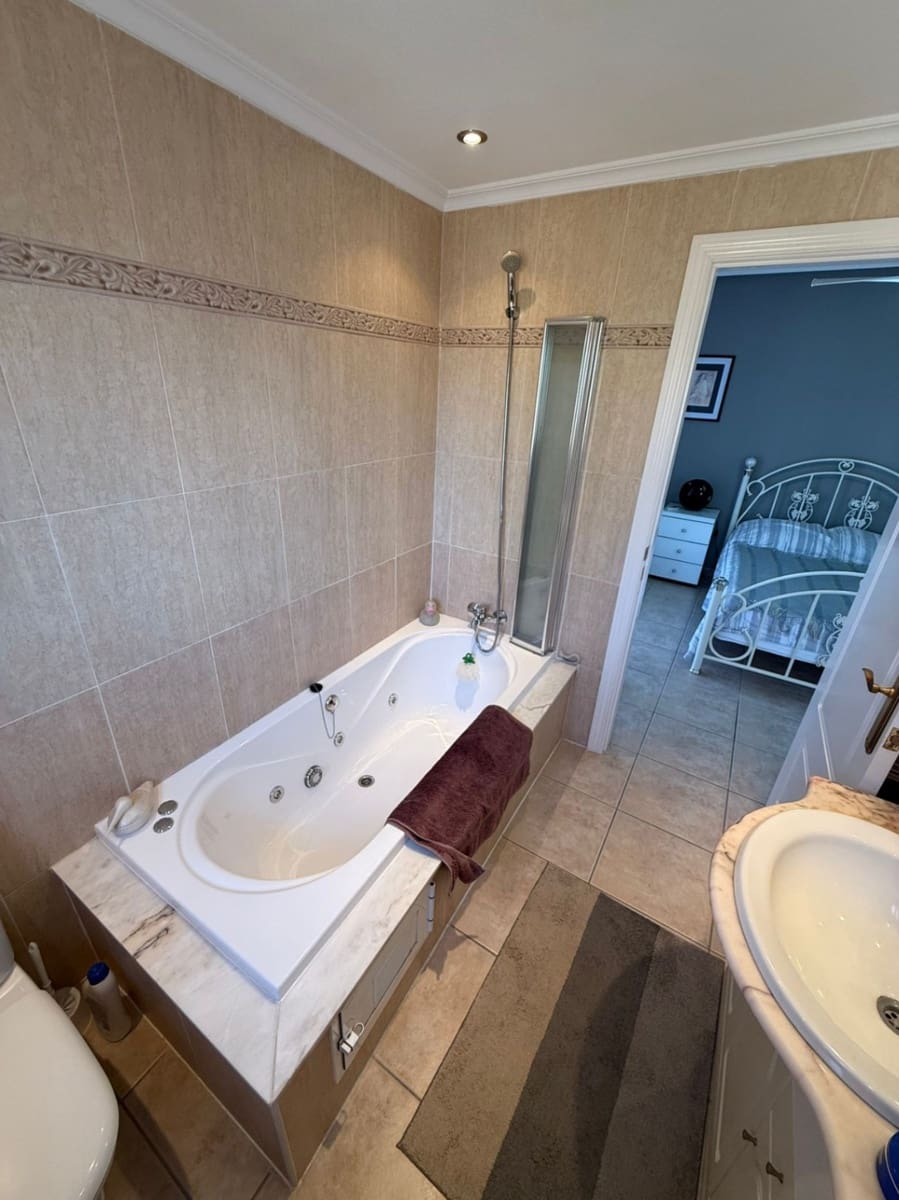4 Zimmer Villa zu verkaufen in Villamartin mit Garage - 410.000 € (Ref: 10019748)
