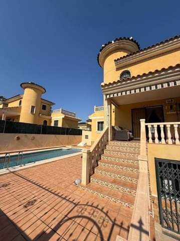 4 soverom Villa til salgs i Villamartin, Orihuela med garasje - € 410 000 (Ref: 10019748)