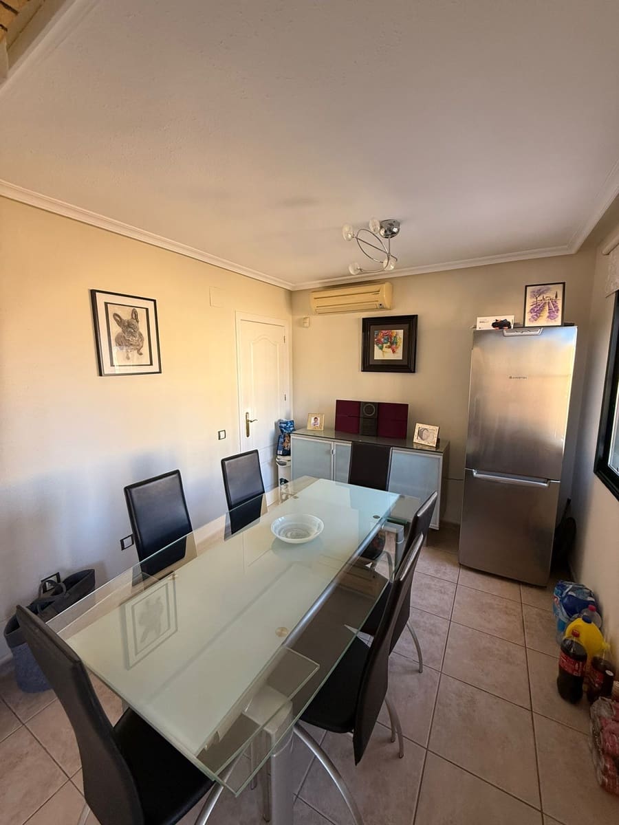 4 Zimmer Villa zu verkaufen in Villamartin mit Garage - 410.000 € (Ref: 10019748)