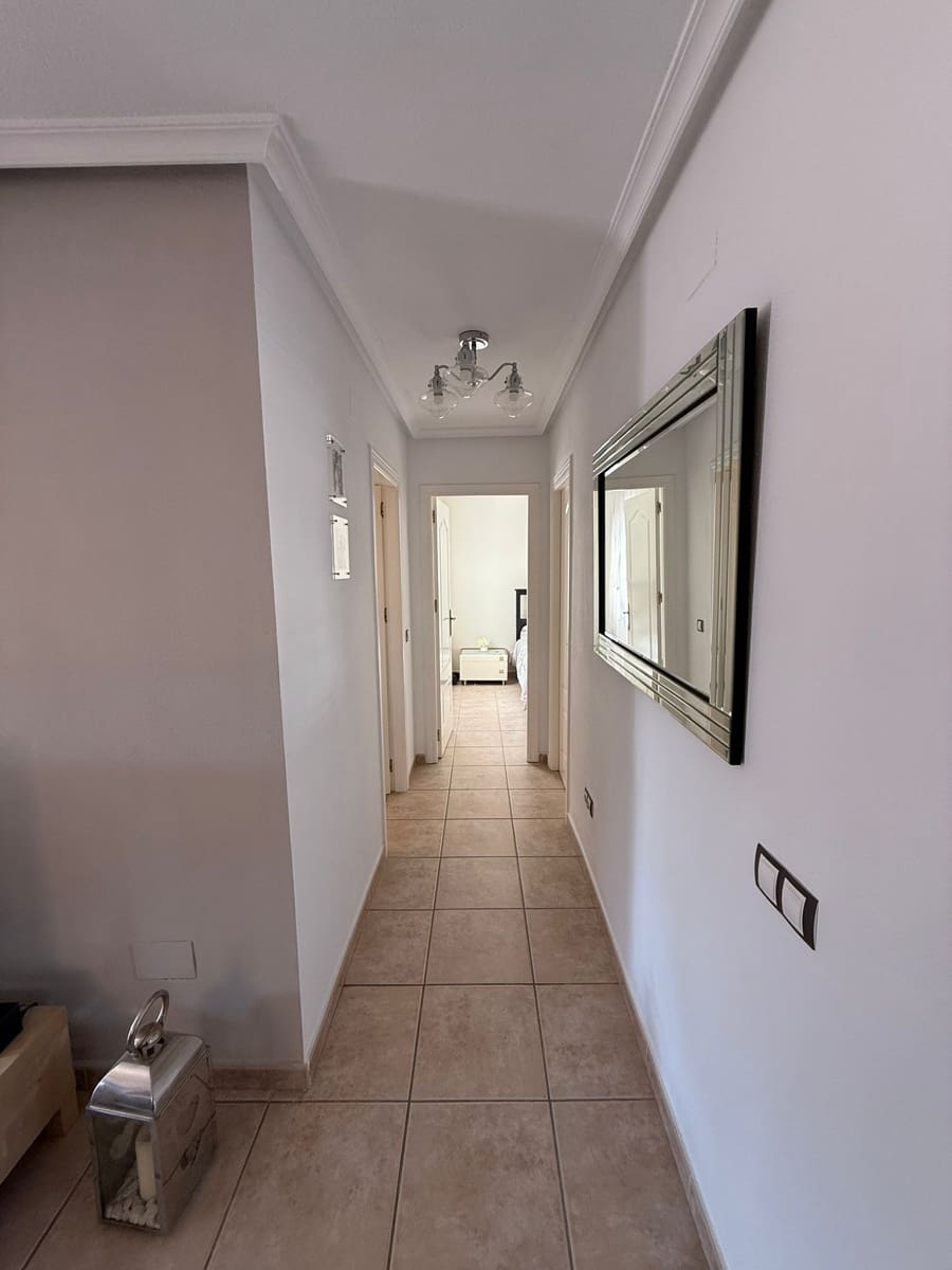 4 Zimmer Villa zu verkaufen in Villamartin mit Garage - 410.000 € (Ref: 10019748)
