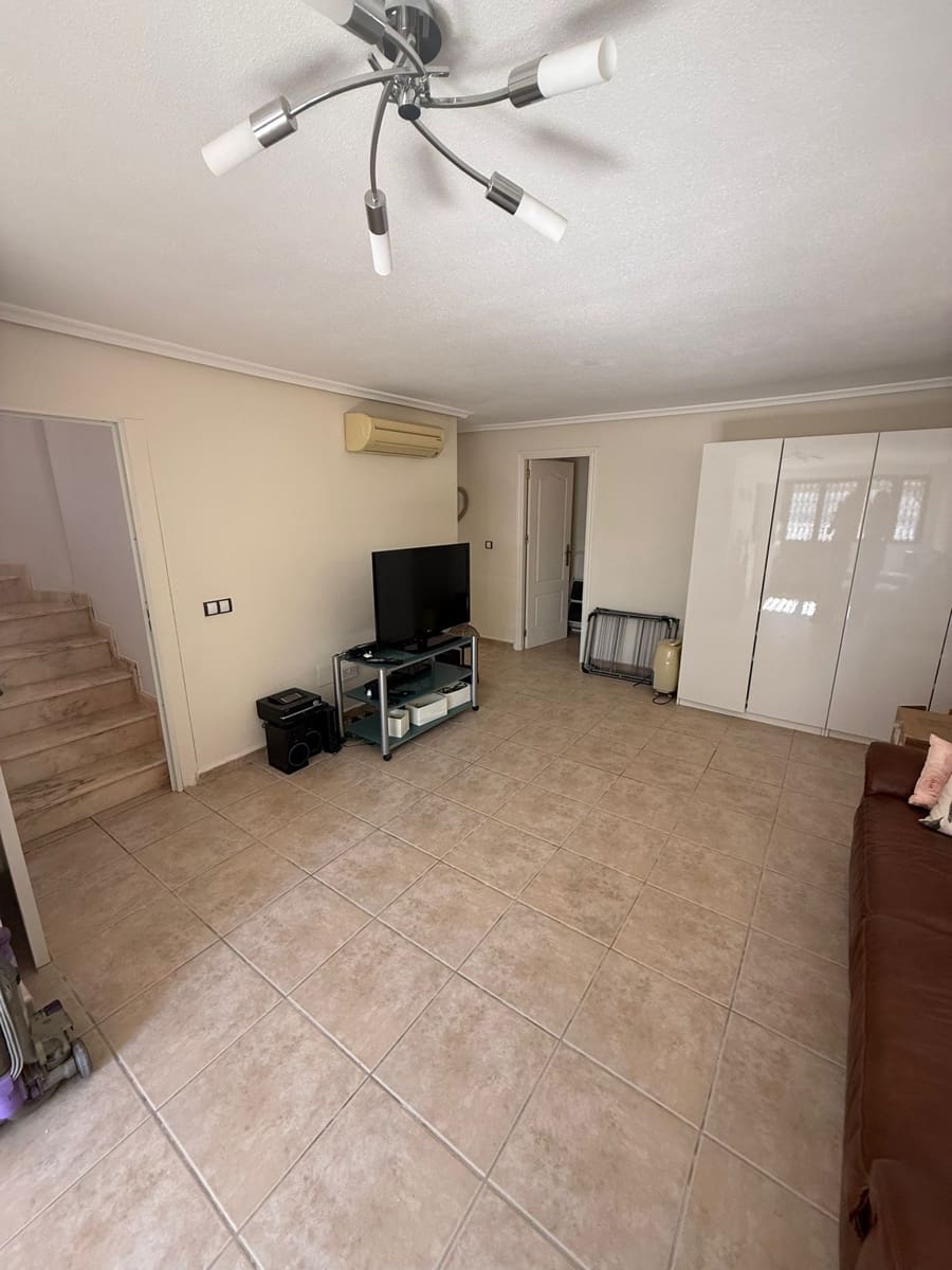 4 Zimmer Villa zu verkaufen in Villamartin mit Garage - 410.000 € (Ref: 10019748)