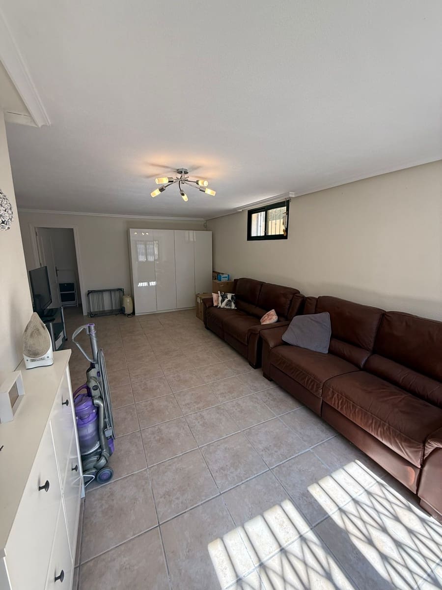 4 Zimmer Villa zu verkaufen in Villamartin mit Garage - 410.000 € (Ref: 10019748)