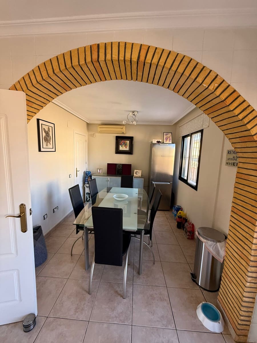 4 Zimmer Villa zu verkaufen in Villamartin mit Garage - 410.000 € (Ref: 10019748)
