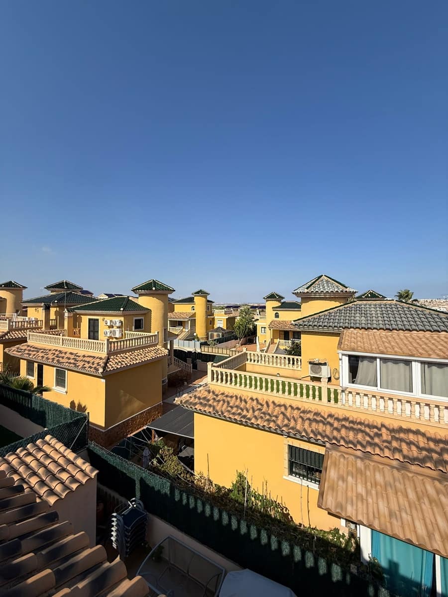 4 Zimmer Villa zu verkaufen in Villamartin mit Garage - 410.000 € (Ref: 10019748)