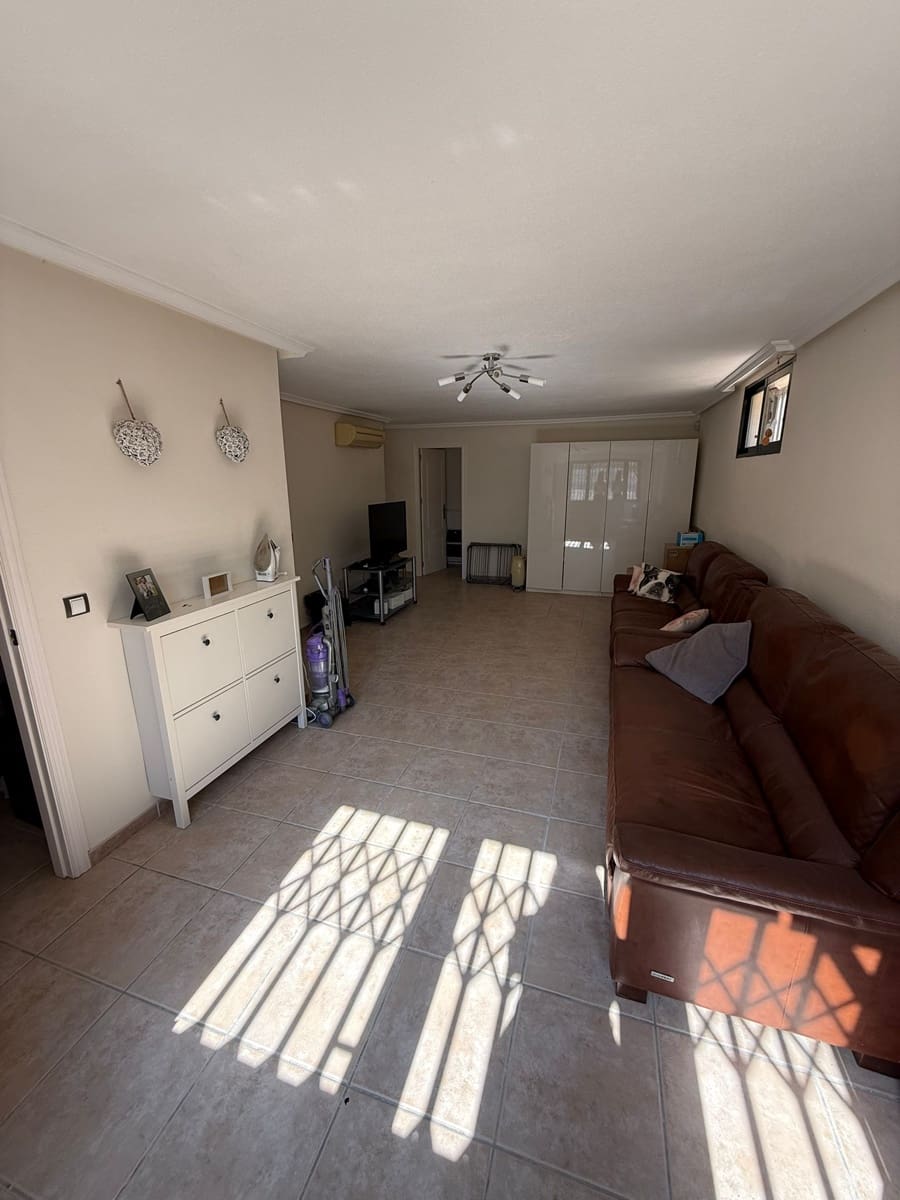 4 Zimmer Villa zu verkaufen in Villamartin mit Garage - 410.000 € (Ref: 10019748)