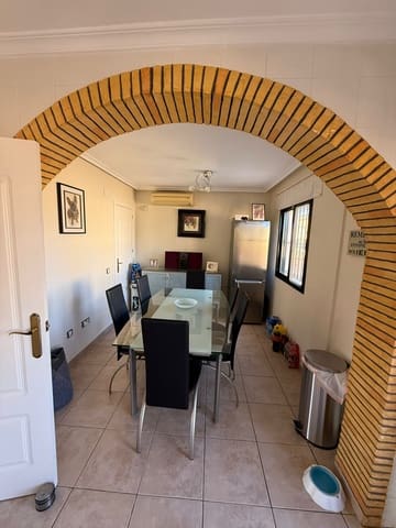 4 soverom Villa til salgs i Villamartin, Orihuela med garasje - € 410 000 (Ref: 10019748)