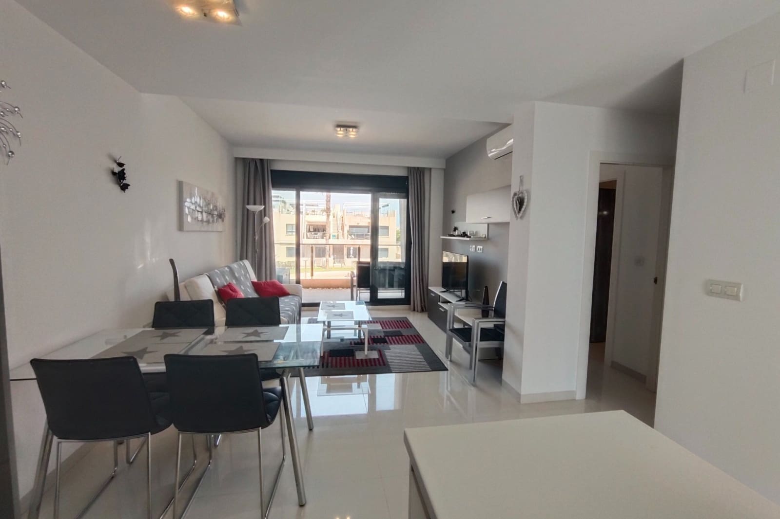 Apartamento de 2 habitaciones en Pilar de la Horadada en venta con piscina - 239.900 € (Ref: 10023187)