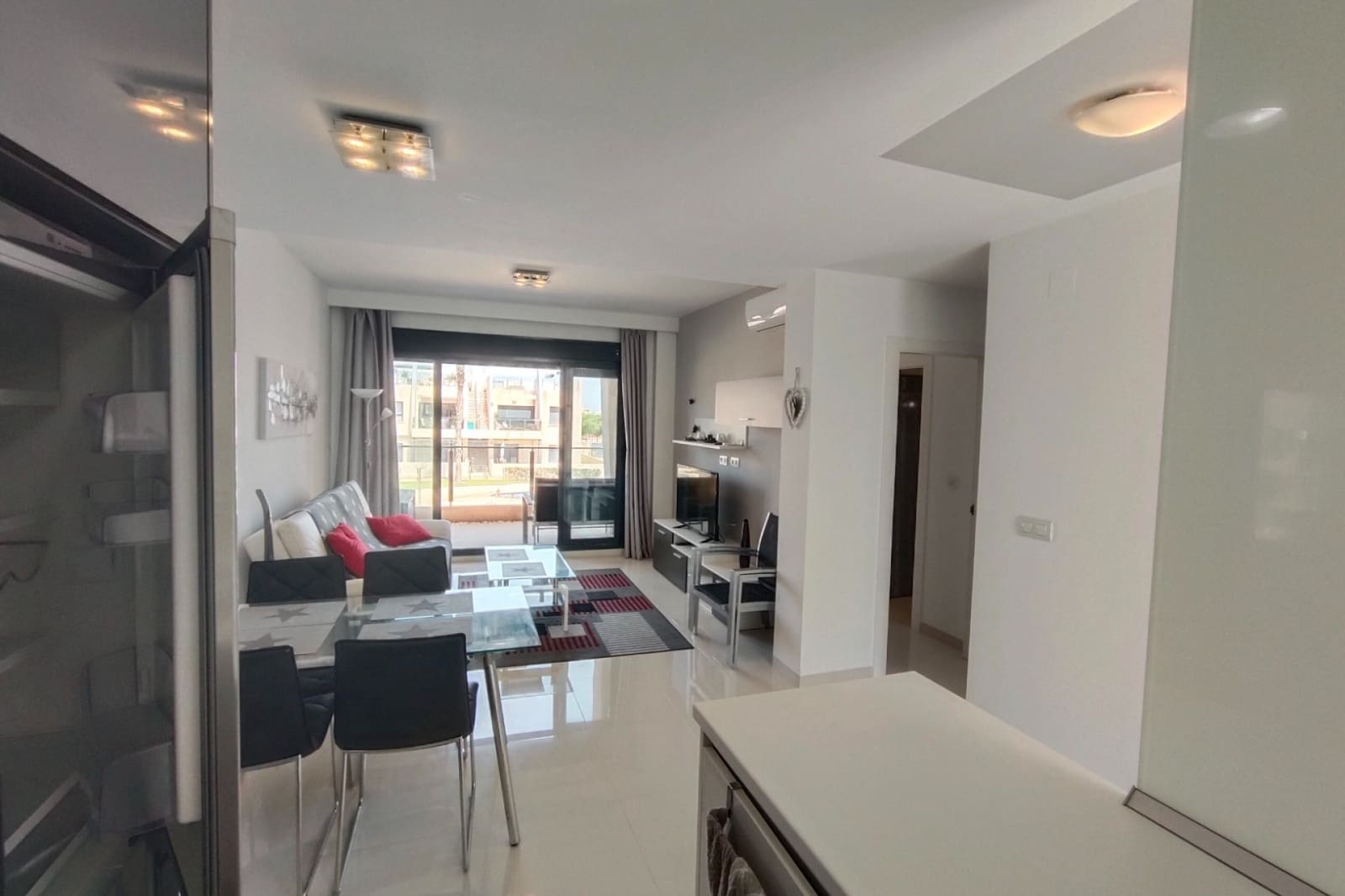 Apartamento de 2 habitaciones en Pilar de la Horadada en venta con piscina - 239.900 € (Ref: 10023187)