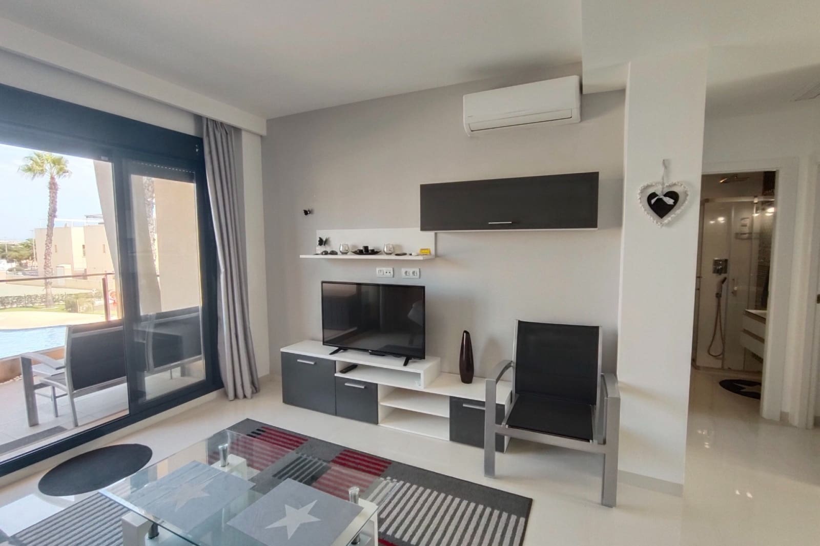 Apartamento de 2 habitaciones en Pilar de la Horadada en venta con piscina - 239.900 € (Ref: 10023187)