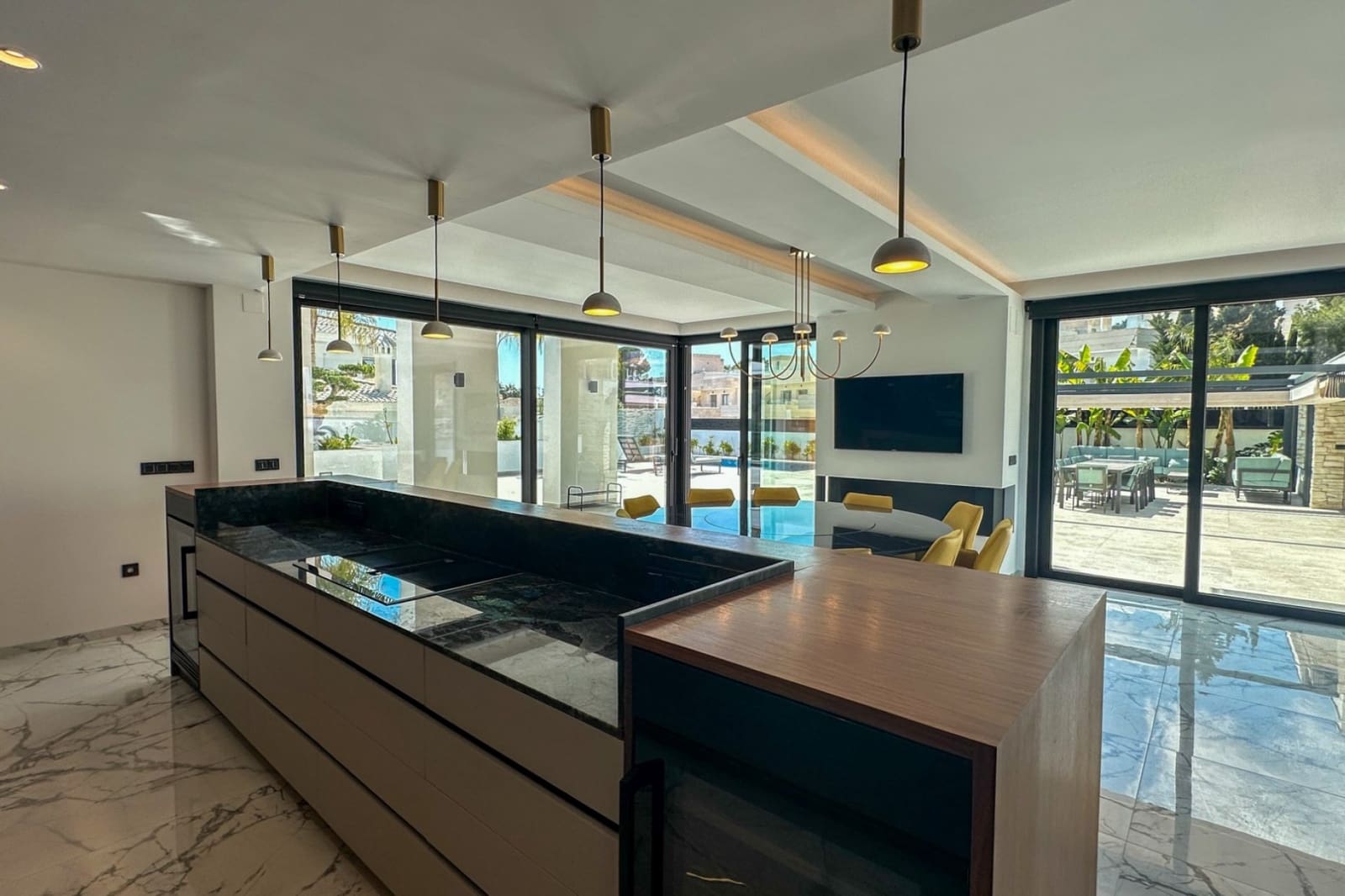 4 quarto Moradia para venda em Villamartin com piscina garagem - 2 950 000 € (Ref: 10033120)