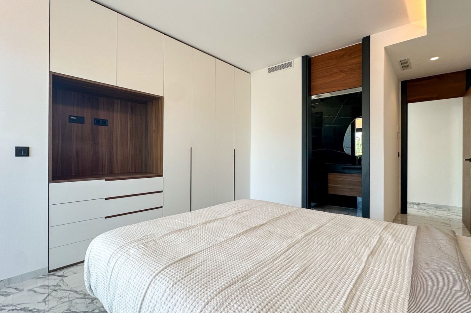 4 quarto Moradia para venda em Villamartin com piscina garagem - 2 950 000 € (Ref: 10033120)