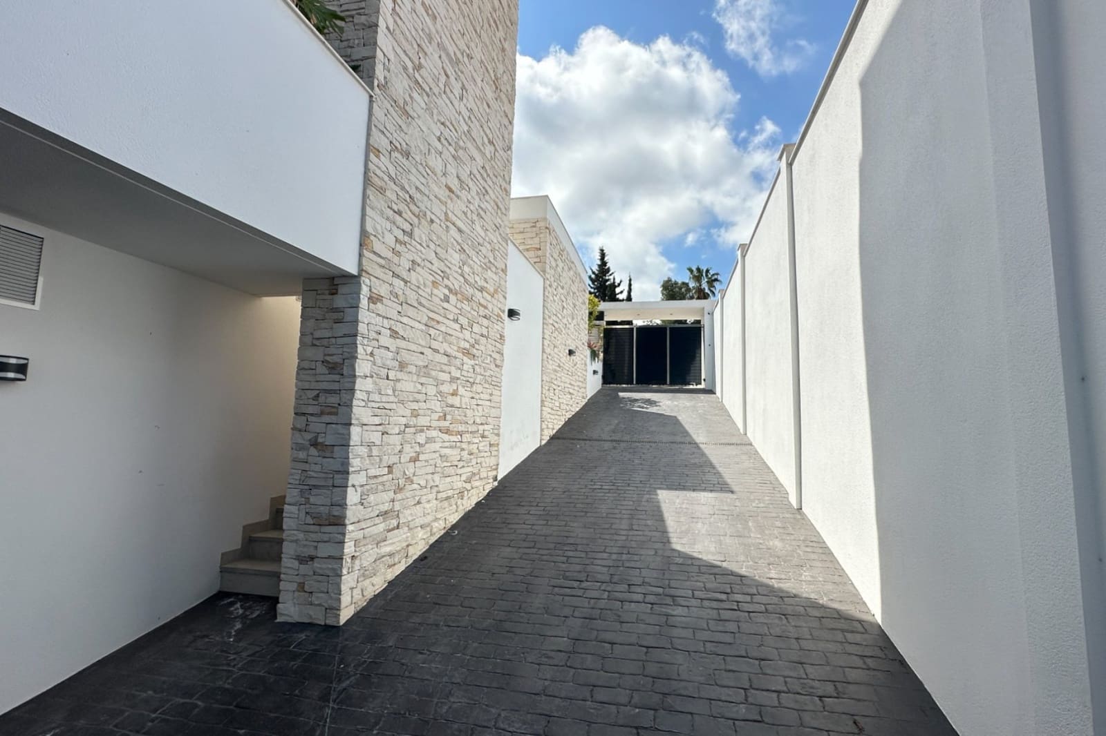 4 quarto Moradia para venda em Villamartin com piscina garagem - 2 950 000 € (Ref: 10033120)