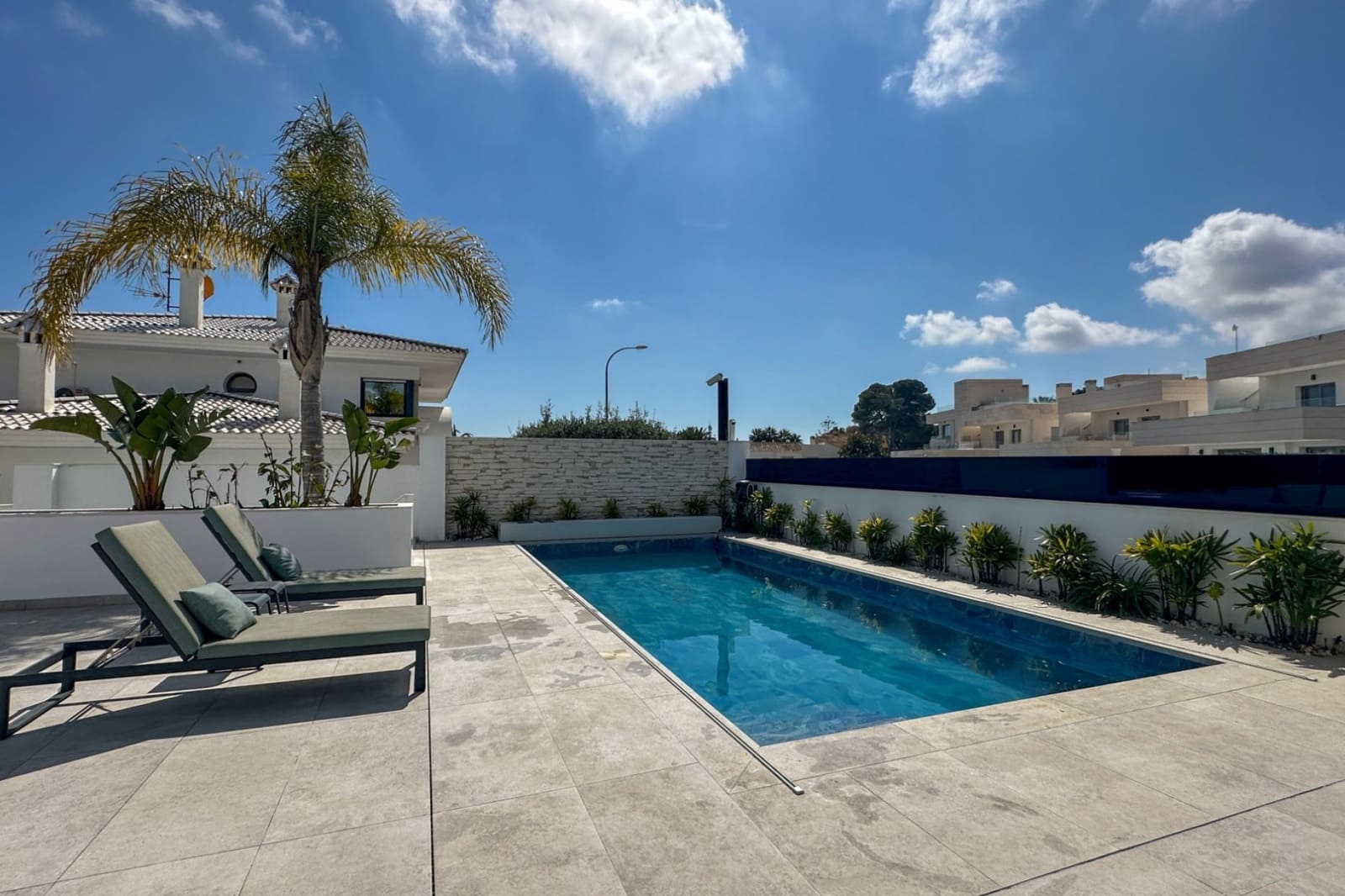 4 quarto Moradia para venda em Villamartin com piscina garagem - 2 950 000 € (Ref: 10033120)