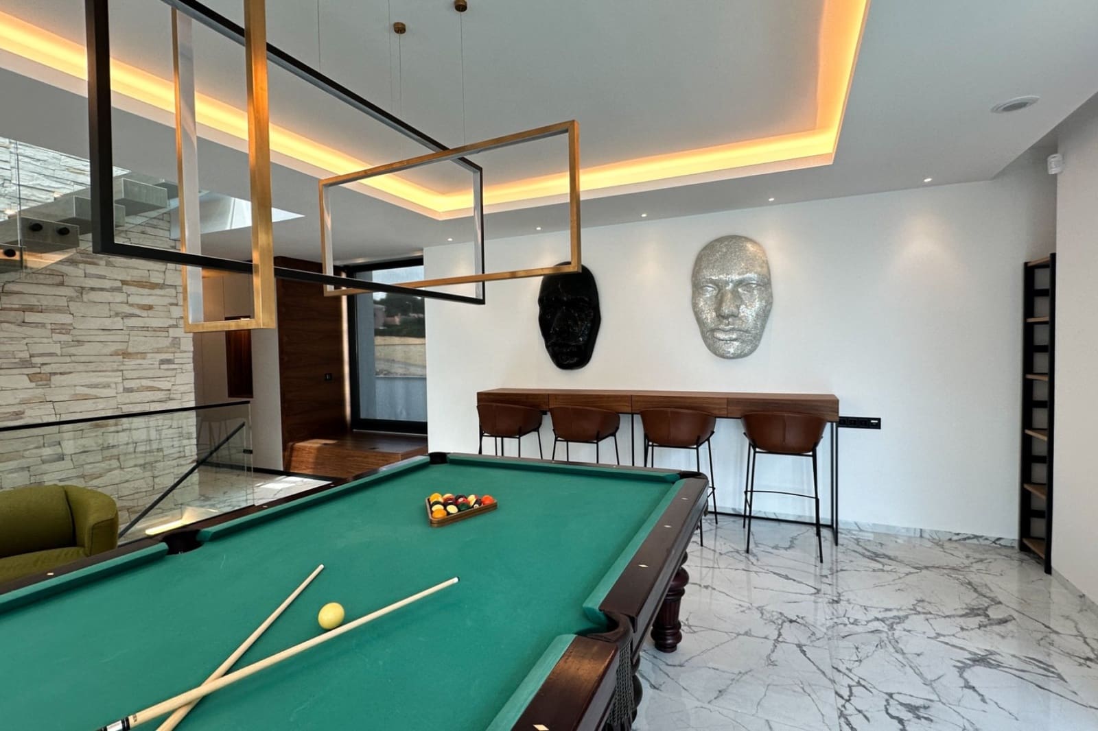 4 quarto Moradia para venda em Villamartin com piscina garagem - 2 950 000 € (Ref: 10033120)