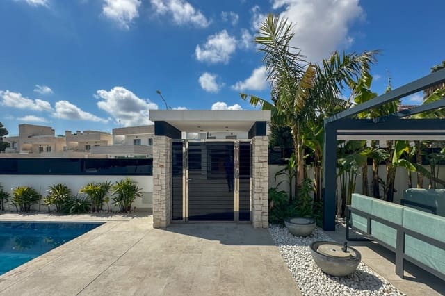 4 soverom Villa til salgs i Villamartin, Orihuela med svømmebasseng garasje - € 2 950 000 (Ref: 10033120)