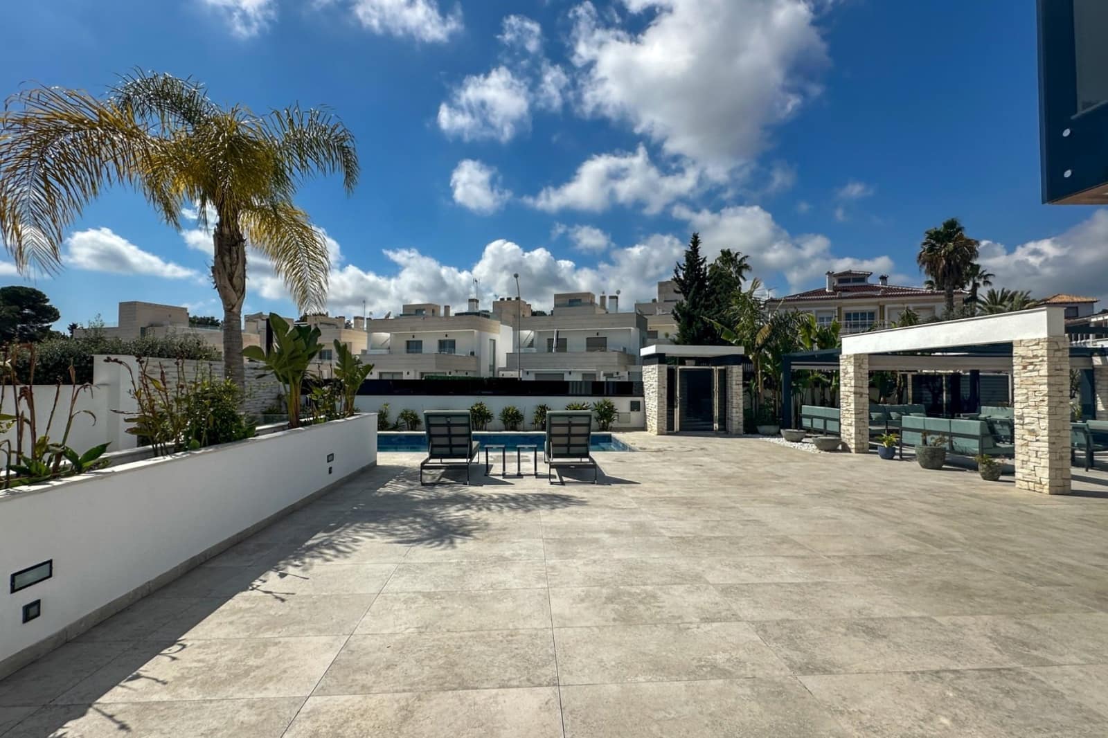 4 quarto Moradia para venda em Villamartin com piscina garagem - 2 950 000 € (Ref: 10033120)