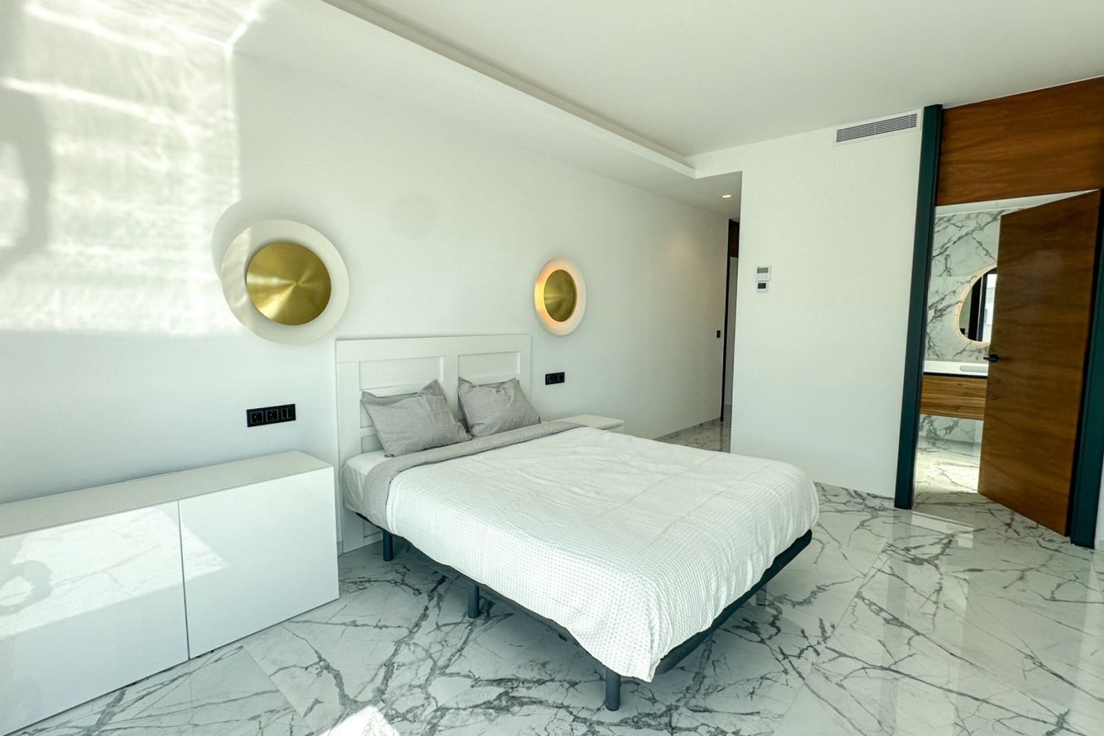 4 quarto Moradia para venda em Villamartin com piscina garagem - 2 950 000 € (Ref: 10033120)