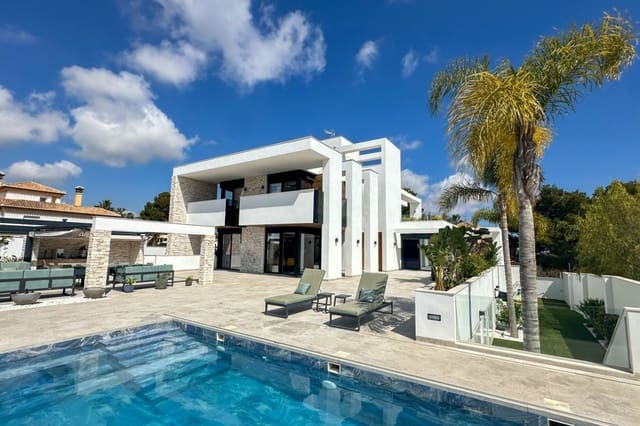 4 soverom Villa til salgs i Villamartin, Orihuela med svømmebasseng garasje - € 2 950 000 (Ref: 10033120)